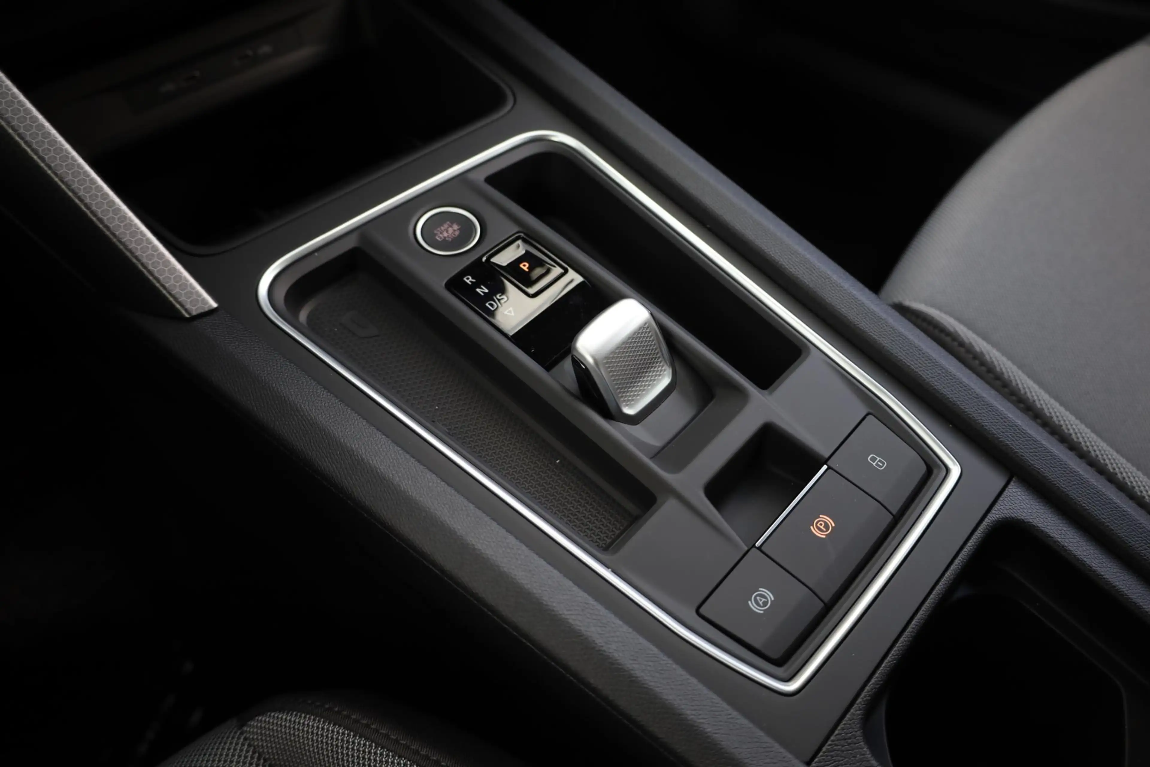 SEAT Leon e-Hybrid Sportstourer 1.5 TSI Style Business Intense 204PK — photo 39