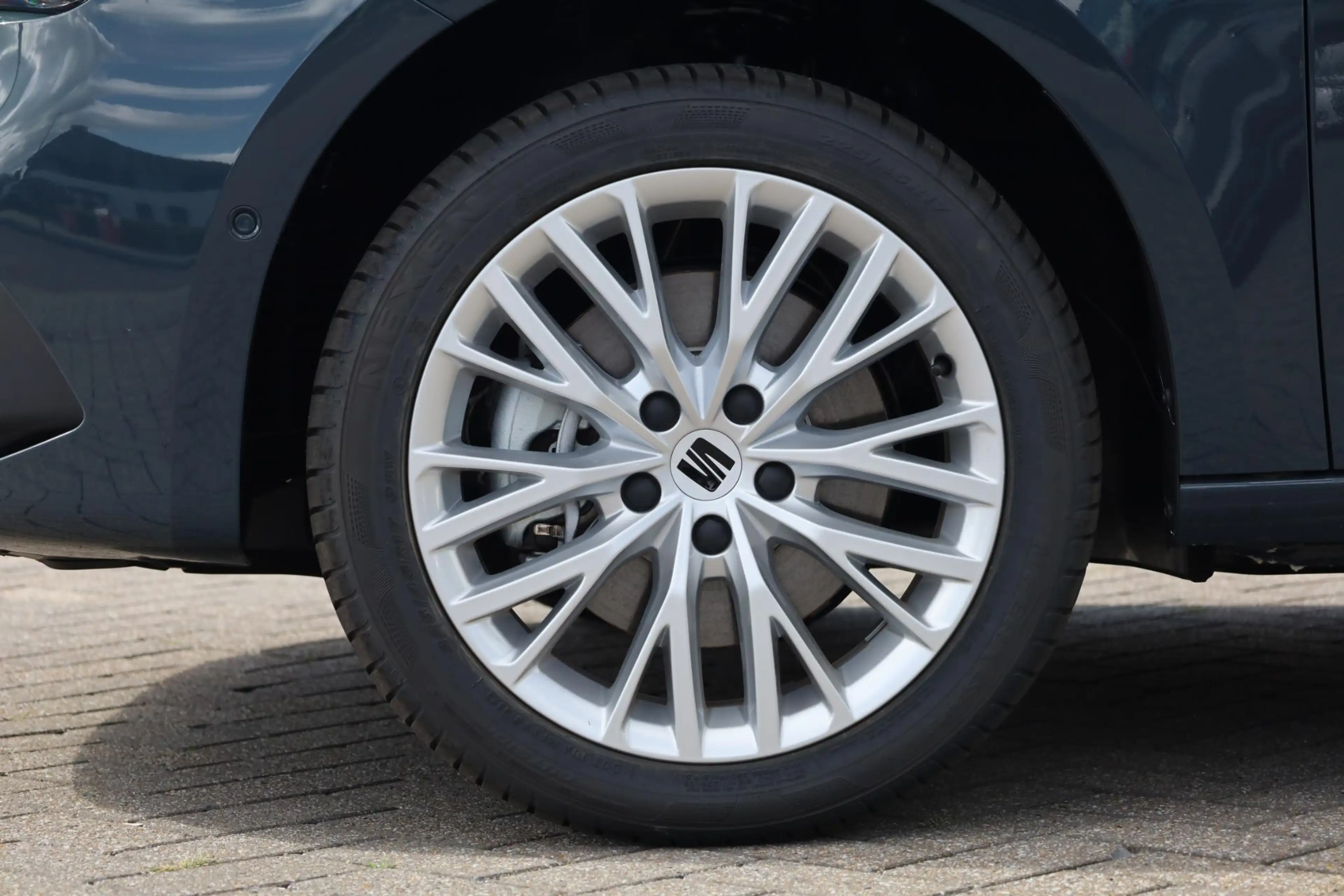 SEAT Leon e-Hybrid Sportstourer 1.5 TSI Style Business Intense 204PK — photo 6