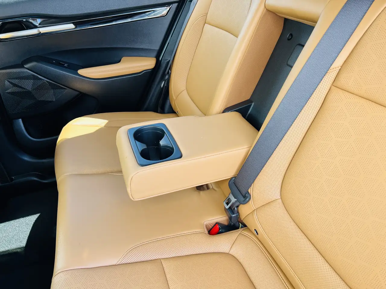 Kia Seltos снимка Kia Seltos