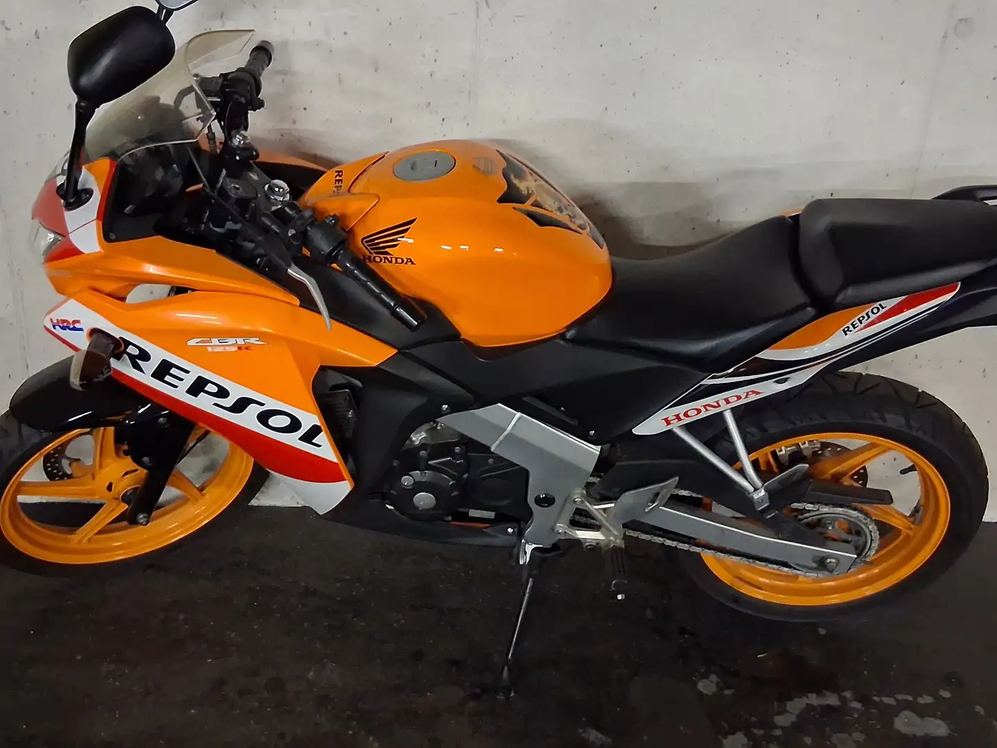Honda CBR 125 Oranje - 1