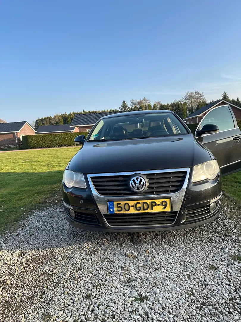 Volkswagen Passat 1.8 TFSI Comfortline Negru - 1