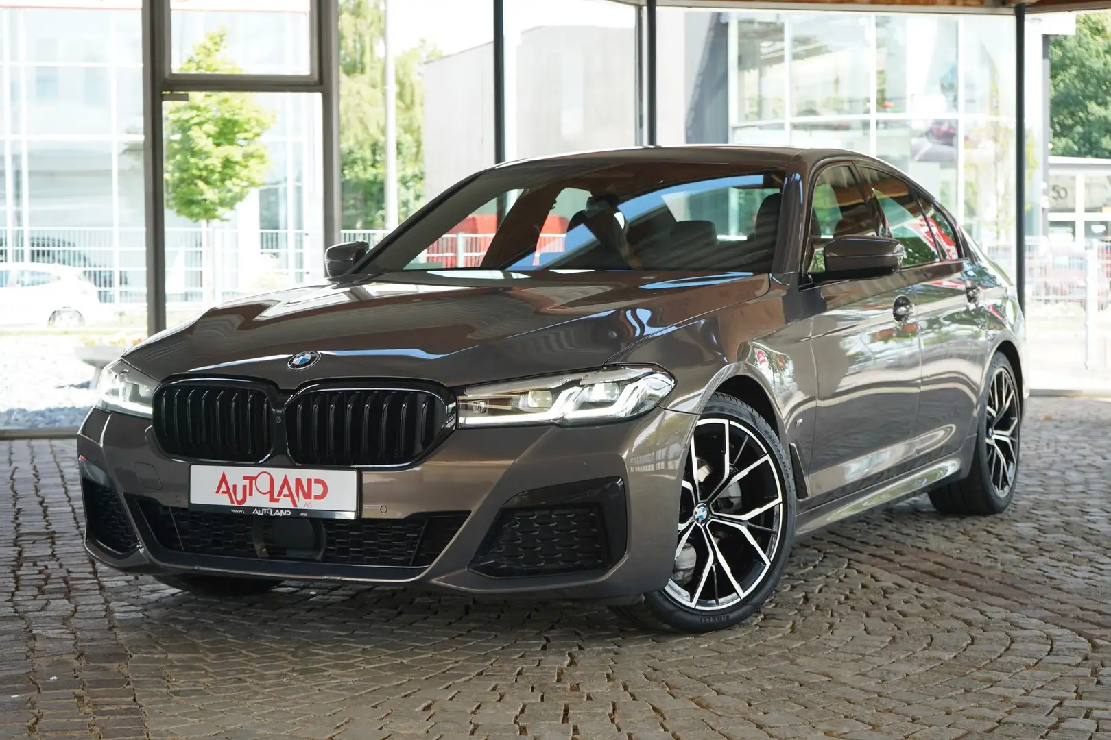 BMW 520 520d M Sport MHEV Aut. LED ACC Navi 360° Gris - 2