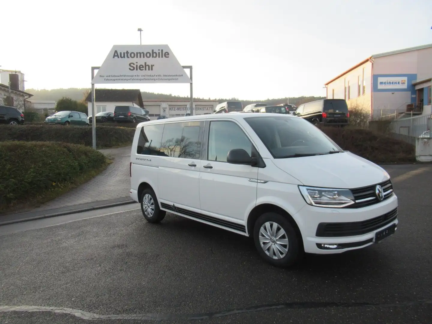 Volkswagen T6 Multivan 2.0TDI DSG 7-Sitze*AHK*App-Conn*LED* Bílá - 2