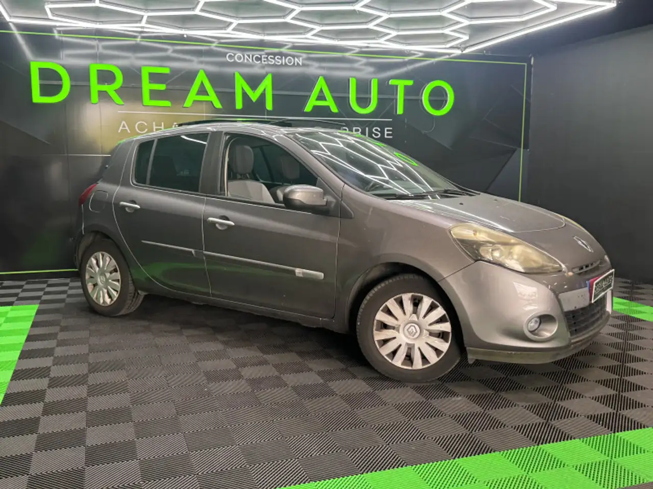 Renault Clio Citadine 3 portes — photo 4