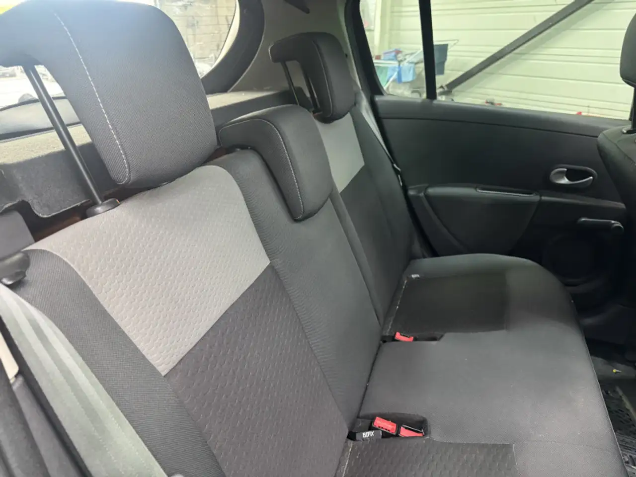 Renault Clio Citadine 3 portes — photo 12