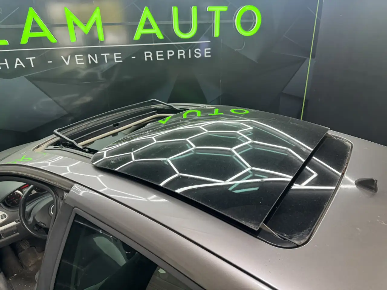 Renault Clio Citadine 3 portes — photo 9