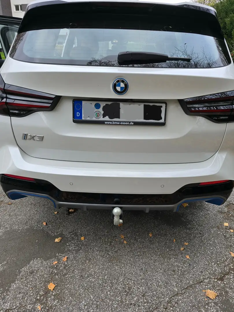 BMW iX3 M, Pano+AHK+DrivAssiPro+Leder+Metallic Weiß - 2