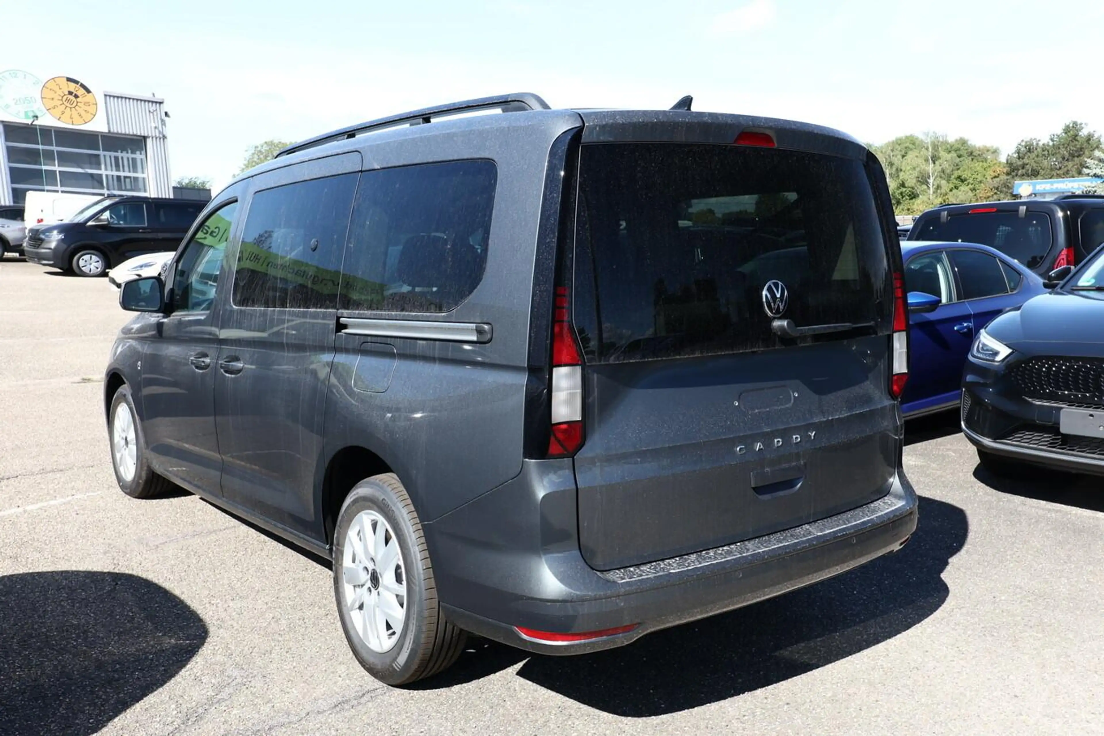 Volkswagen Caddy Maxi Life 7S Pano 16"LM PrivG Dachrel ACC 75 kW... — photo 4