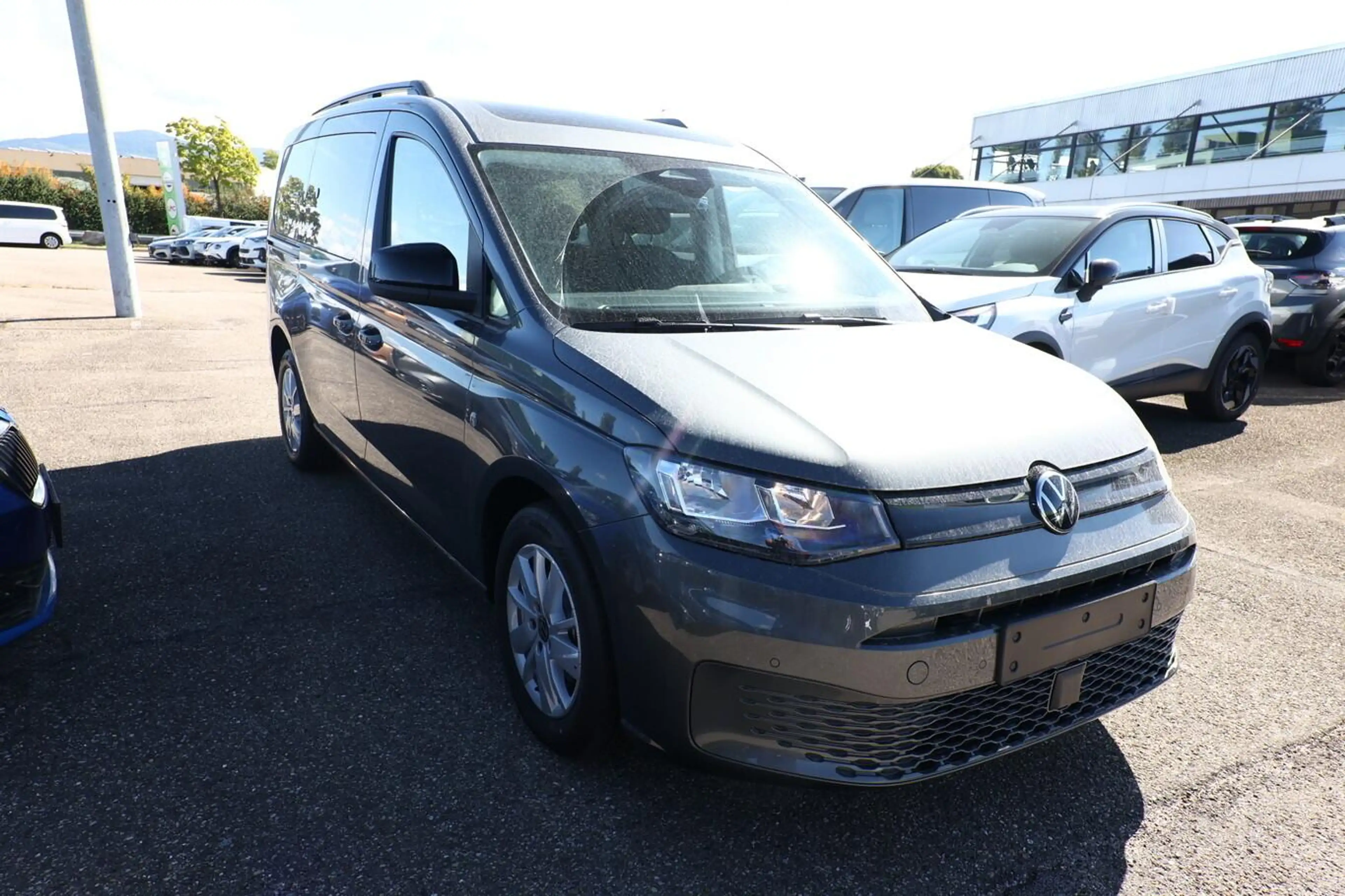 Volkswagen Caddy Maxi Life 7S Pano 16"LM PrivG Dachrel ACC 75 kW... — photo 2