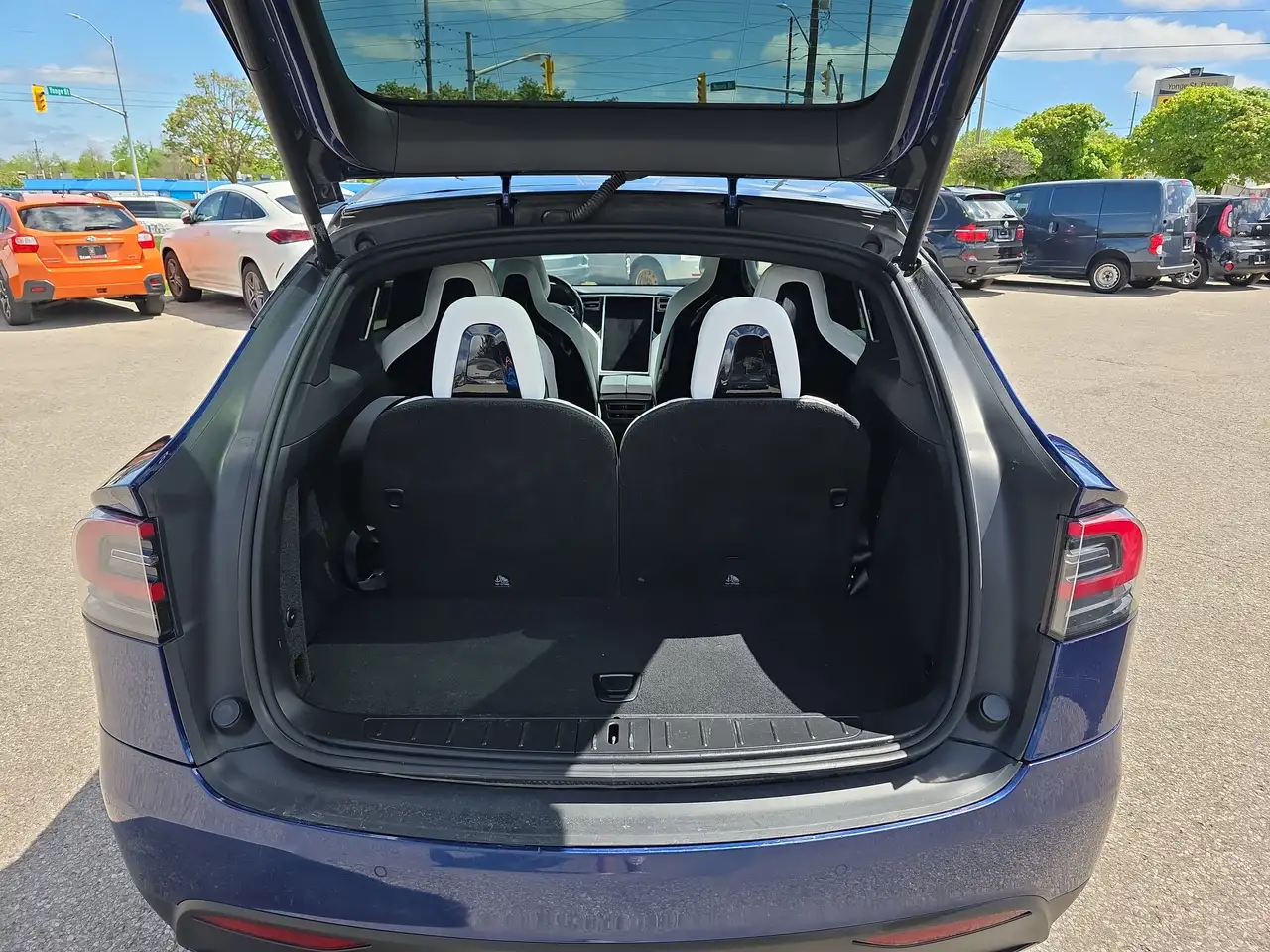 Tesla Model X fotografie Tesla Model X