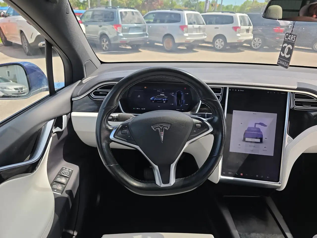 Tesla Model X fotografie Tesla Model X