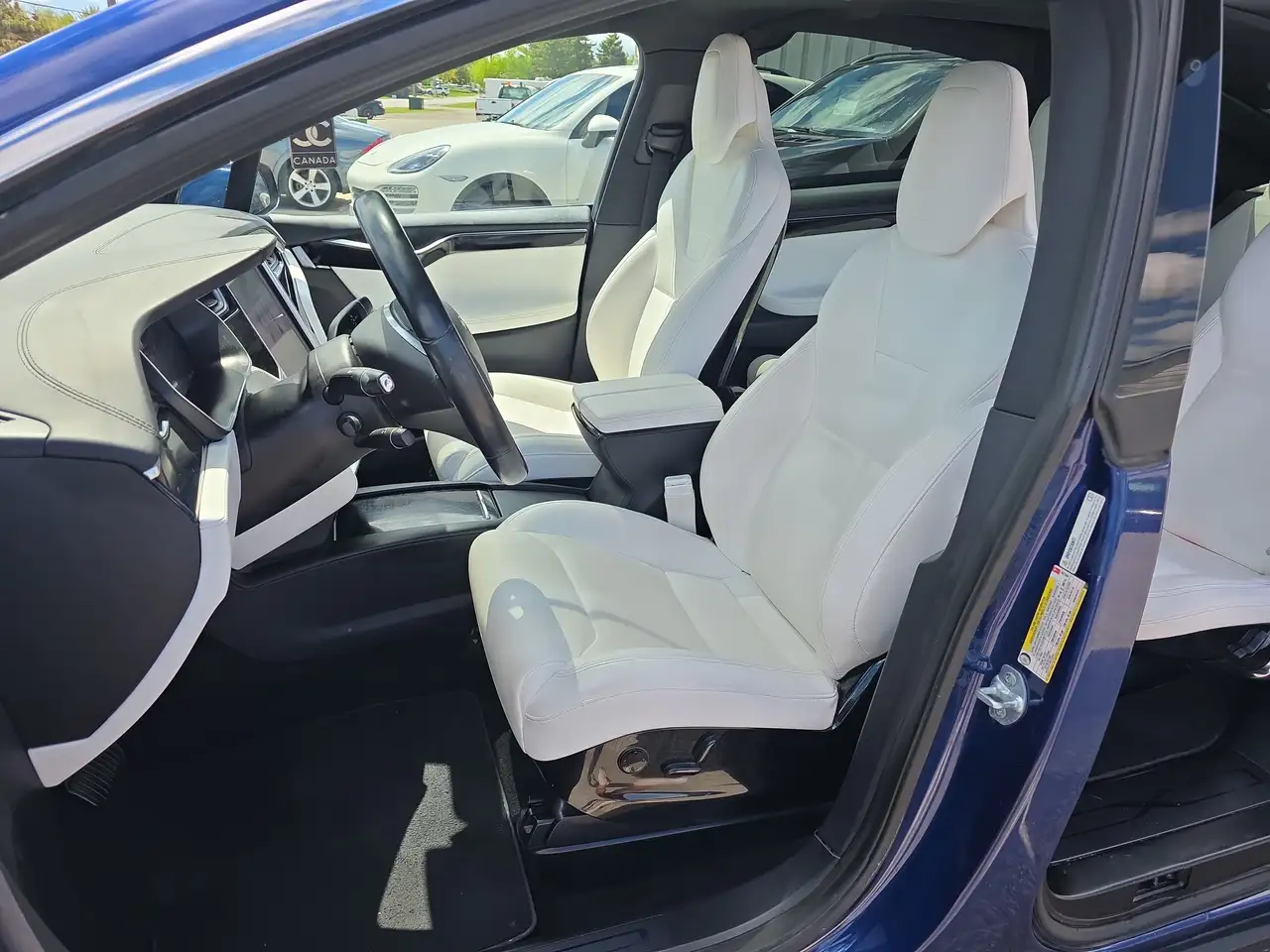Tesla Model X fotografie Tesla Model X