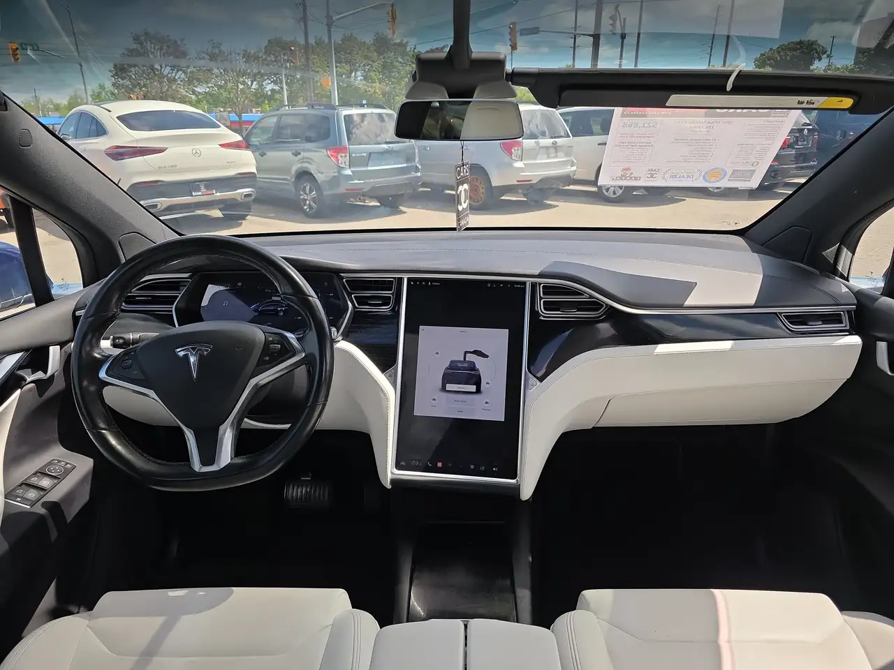 Tesla Model X fotografie Tesla Model X