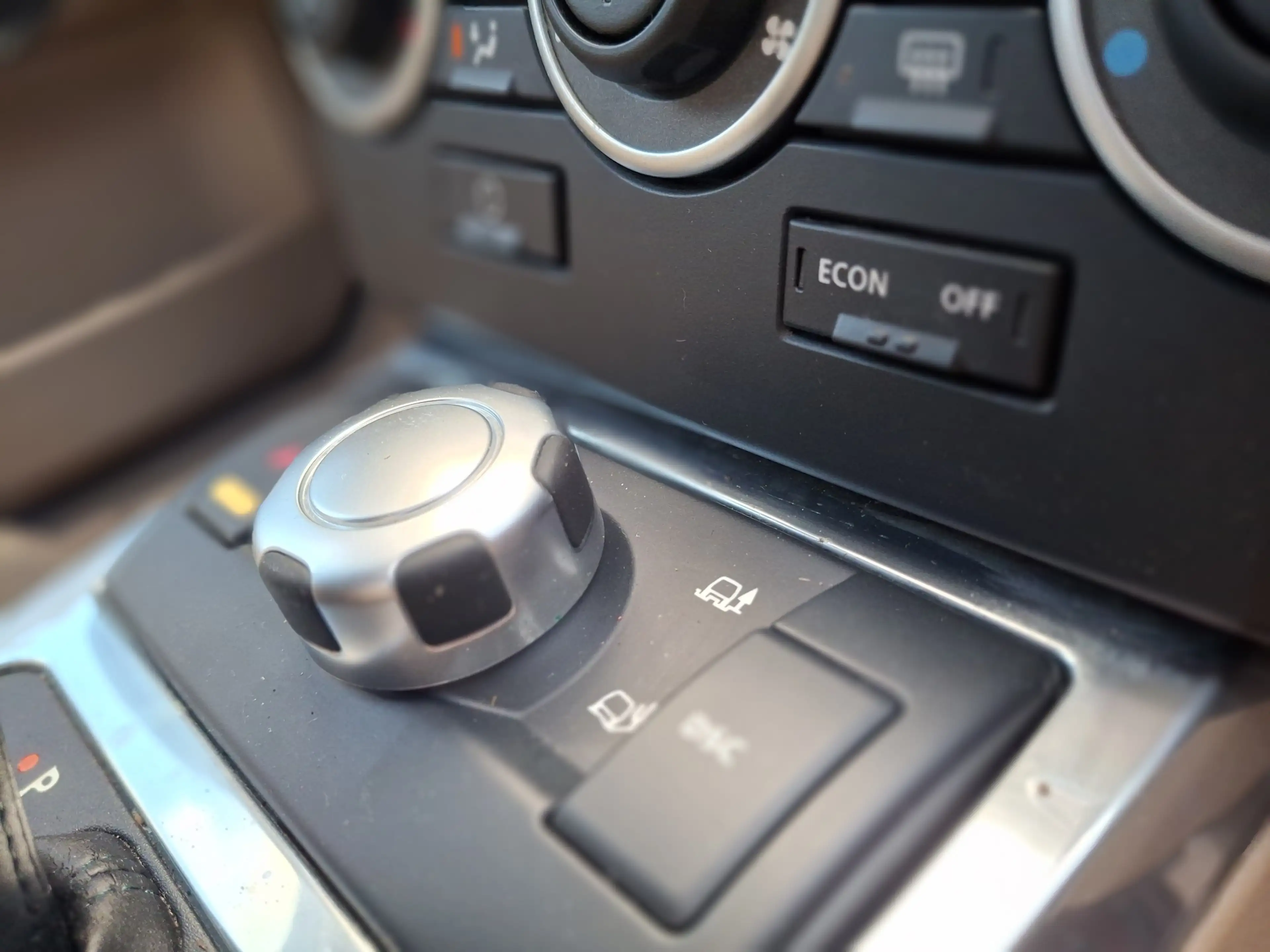 Land Rover Freelander 2 HSE 3,2i/BLUETOOTH/PANO/RARITÄT/Pick 9/2026 — photo 10