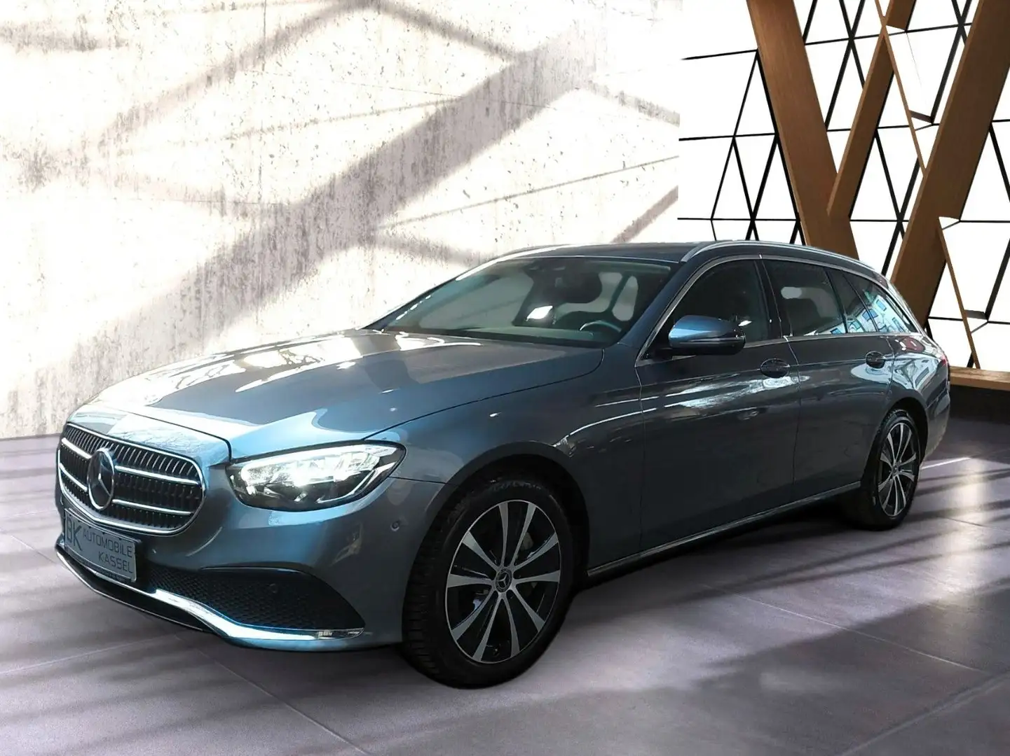 Mercedes-Benz E 300 de T-Modell|Avantgarde|LED|NAVI|R.KAMERA Gris - 1