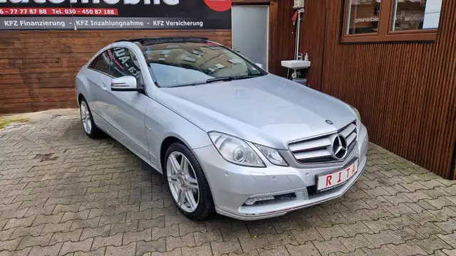 Mercedes-Benz E 250 E Coupe E 250 CGI BlueEfficiency