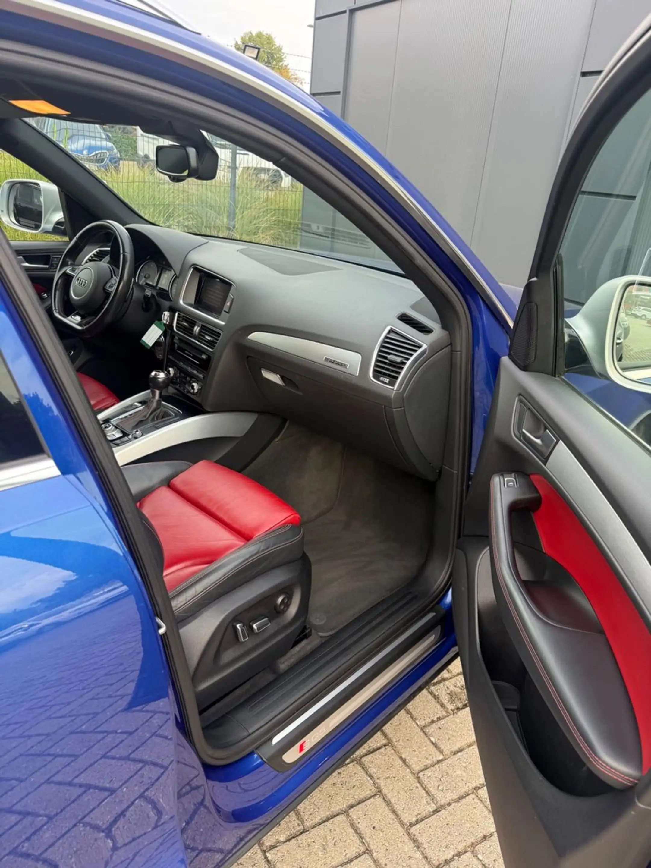 Audi SQ5 3.0 TDI quattro — photo 11