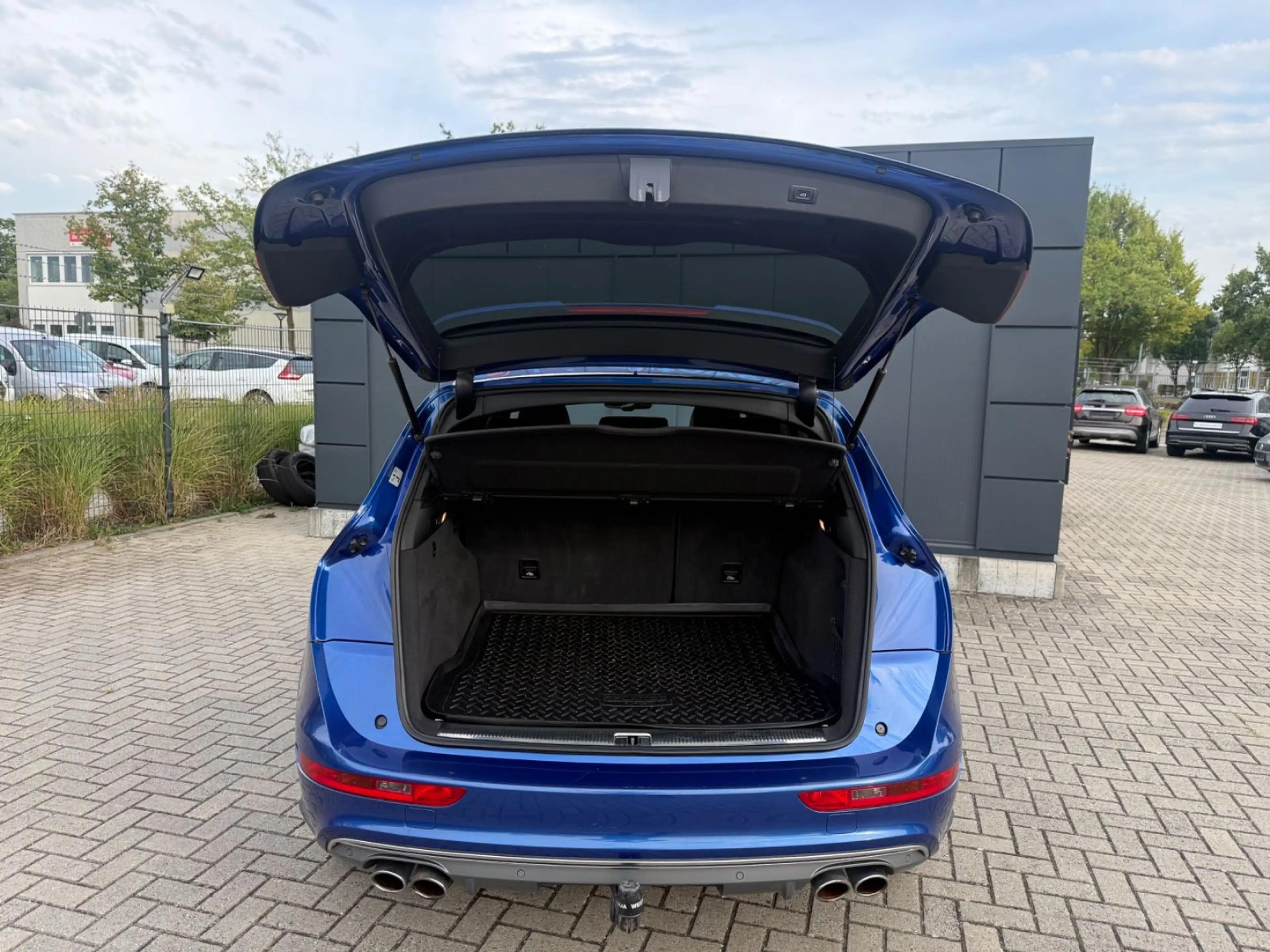 Audi SQ5 3.0 TDI quattro — photo 9