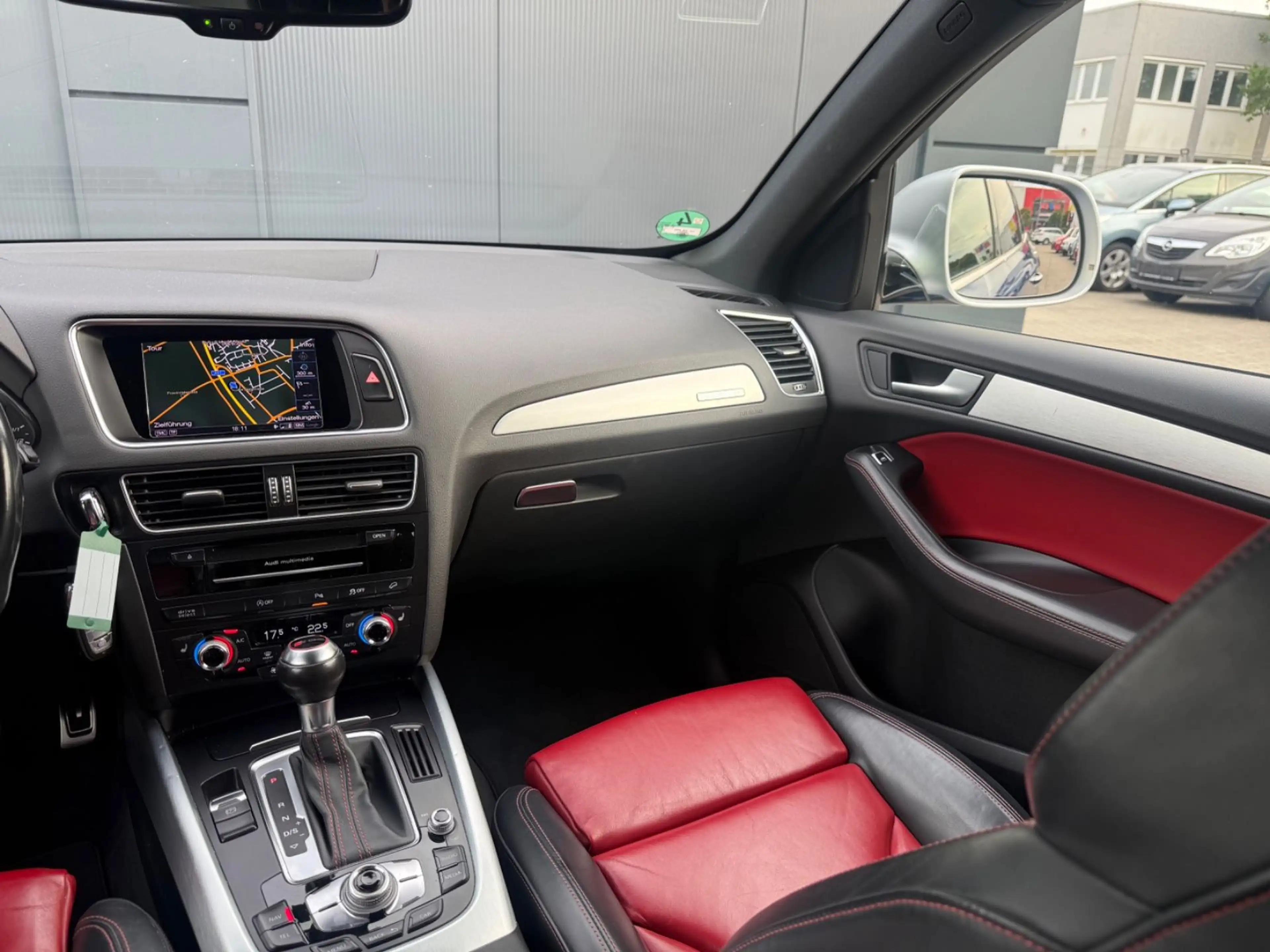 Audi SQ5 3.0 TDI quattro — photo 15