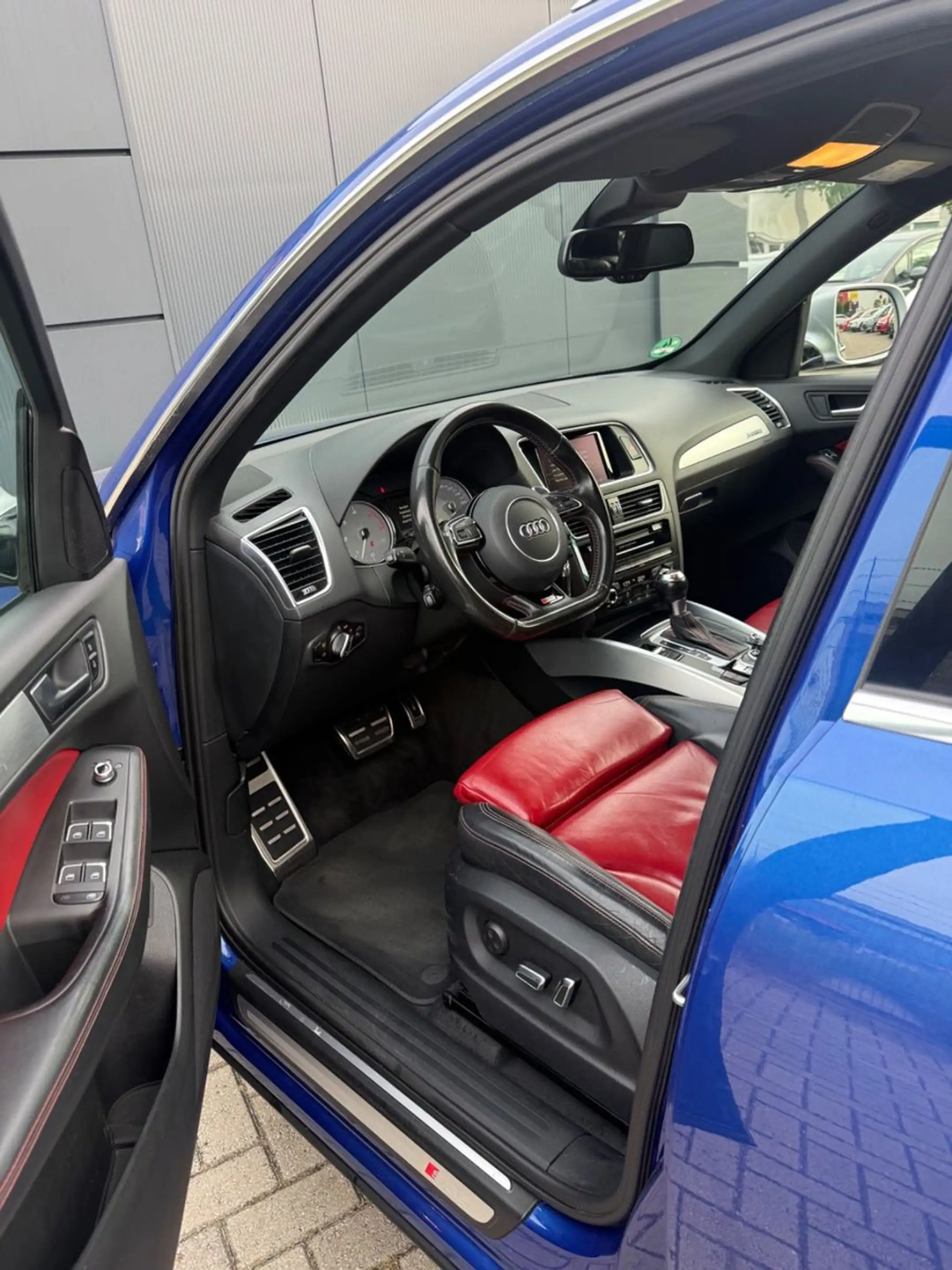Audi SQ5 3.0 TDI quattro — photo 10