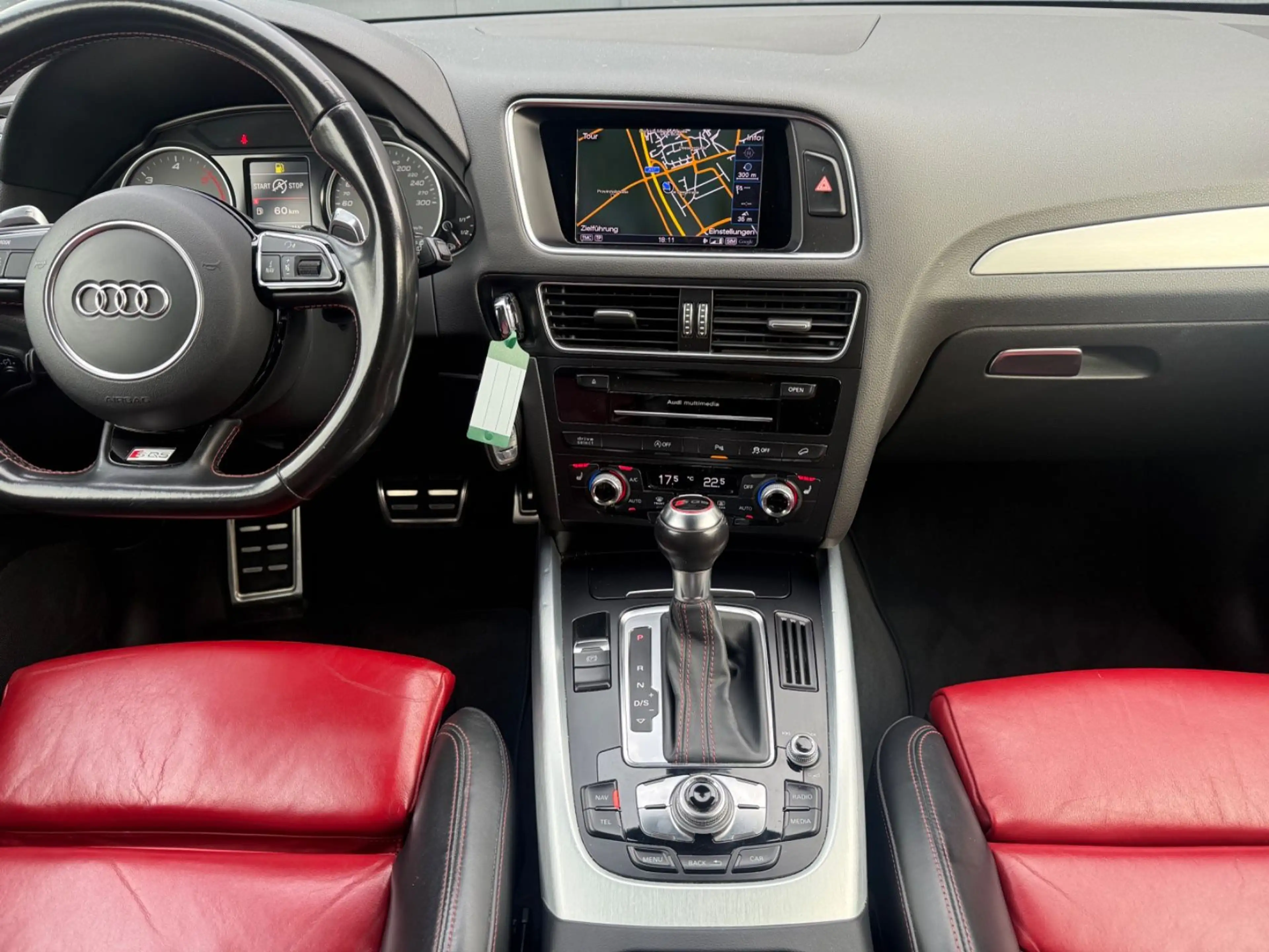 Audi SQ5 3.0 TDI quattro — photo 13