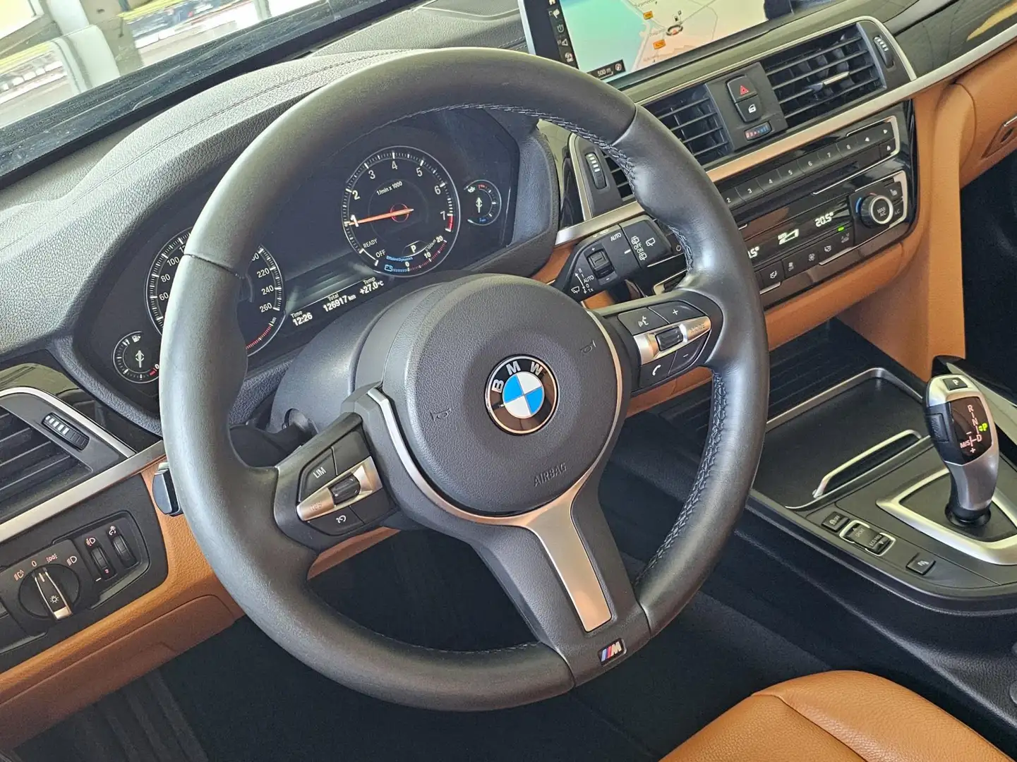 BMW 320 3-serie Touring 320i Luxury Edition Grijs - 2