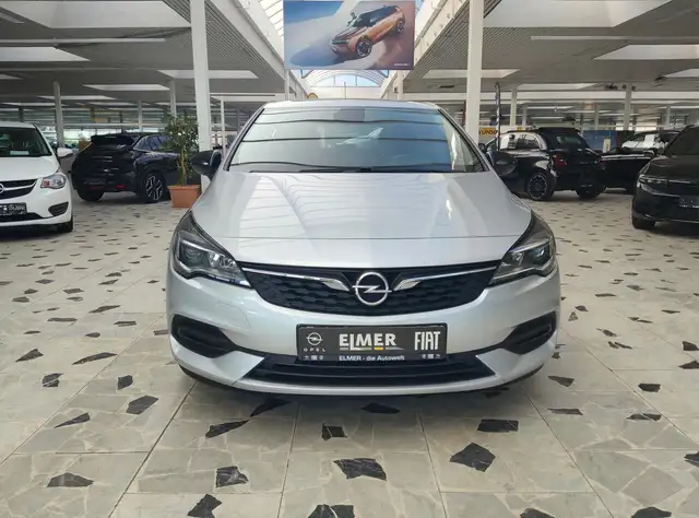 Opel Astra view 2