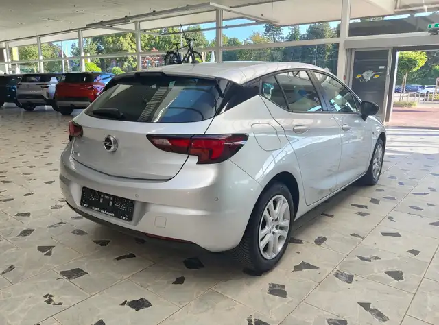 Opel Astra view 7
