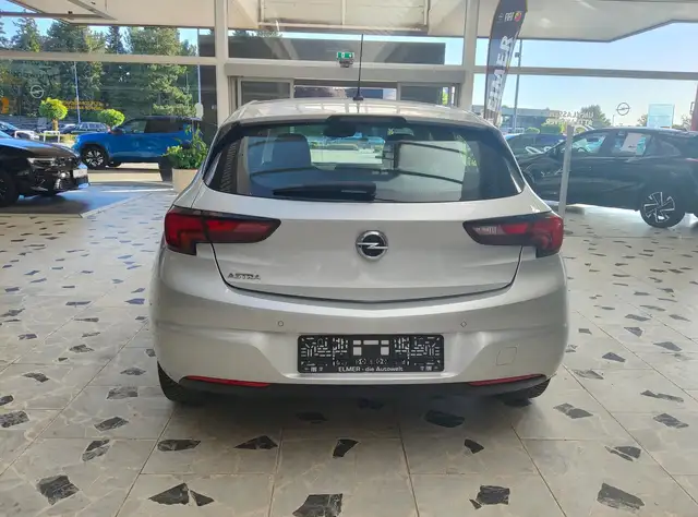 Opel Astra view 6