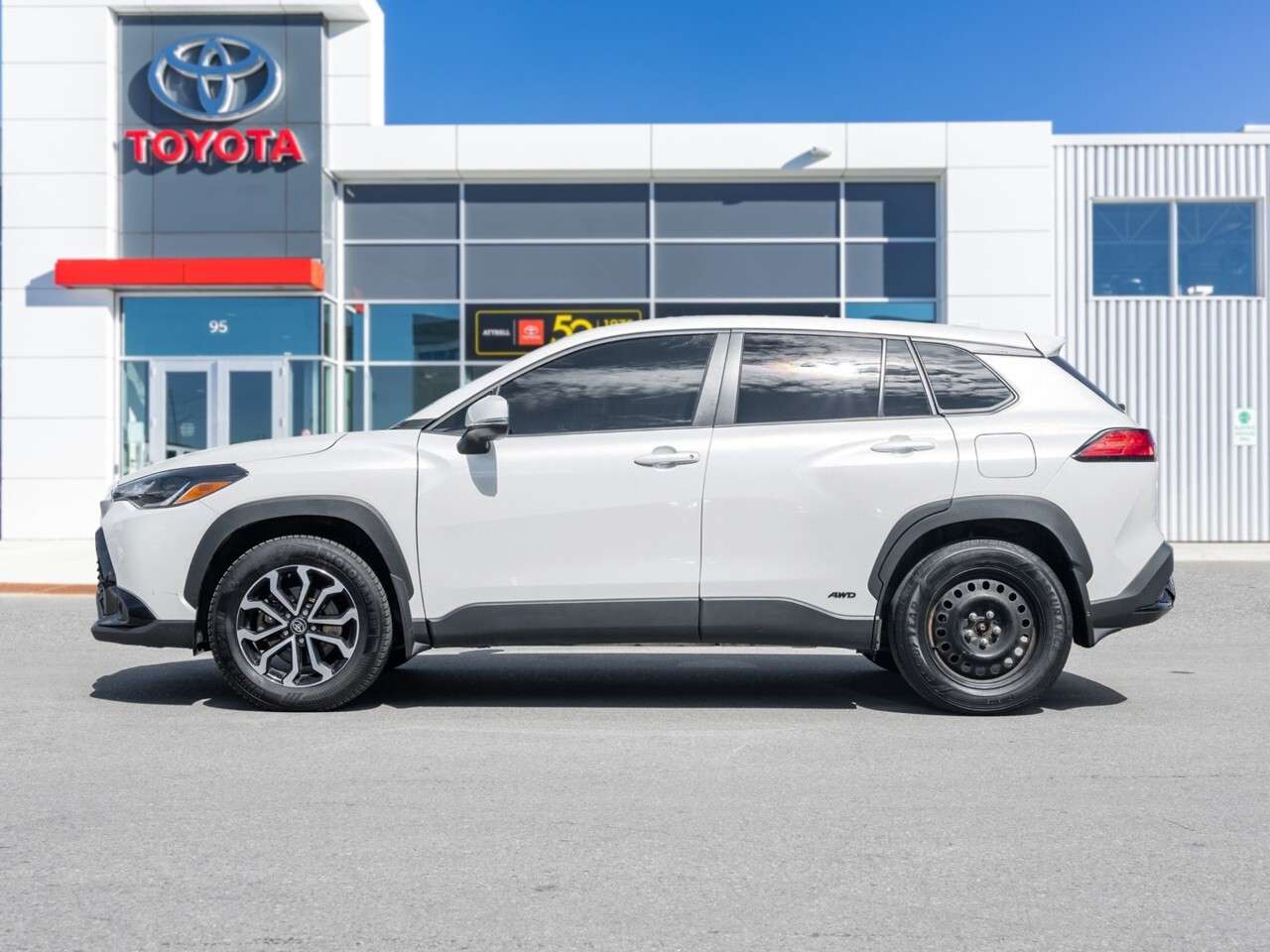 2024 Toyota Corolla Cross Hybrid SE AWD — снимка 1