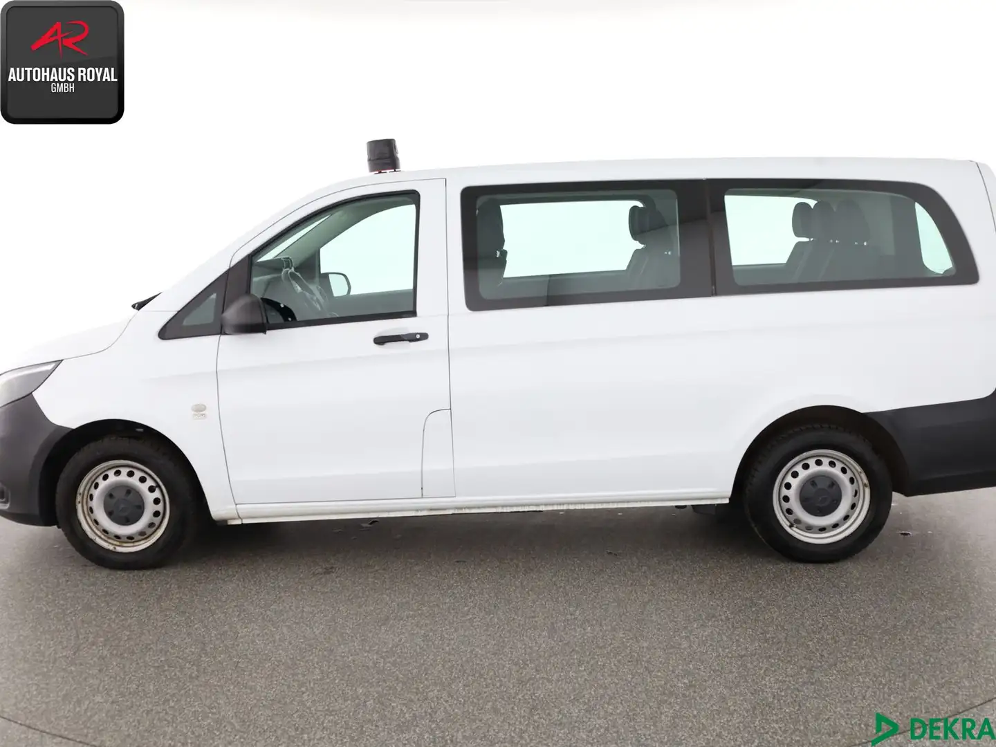 Mercedes-Benz Vito Vito Tourer 111 CDI LANG 8 SITZE STANDHZ,1.HD,SH White - 2