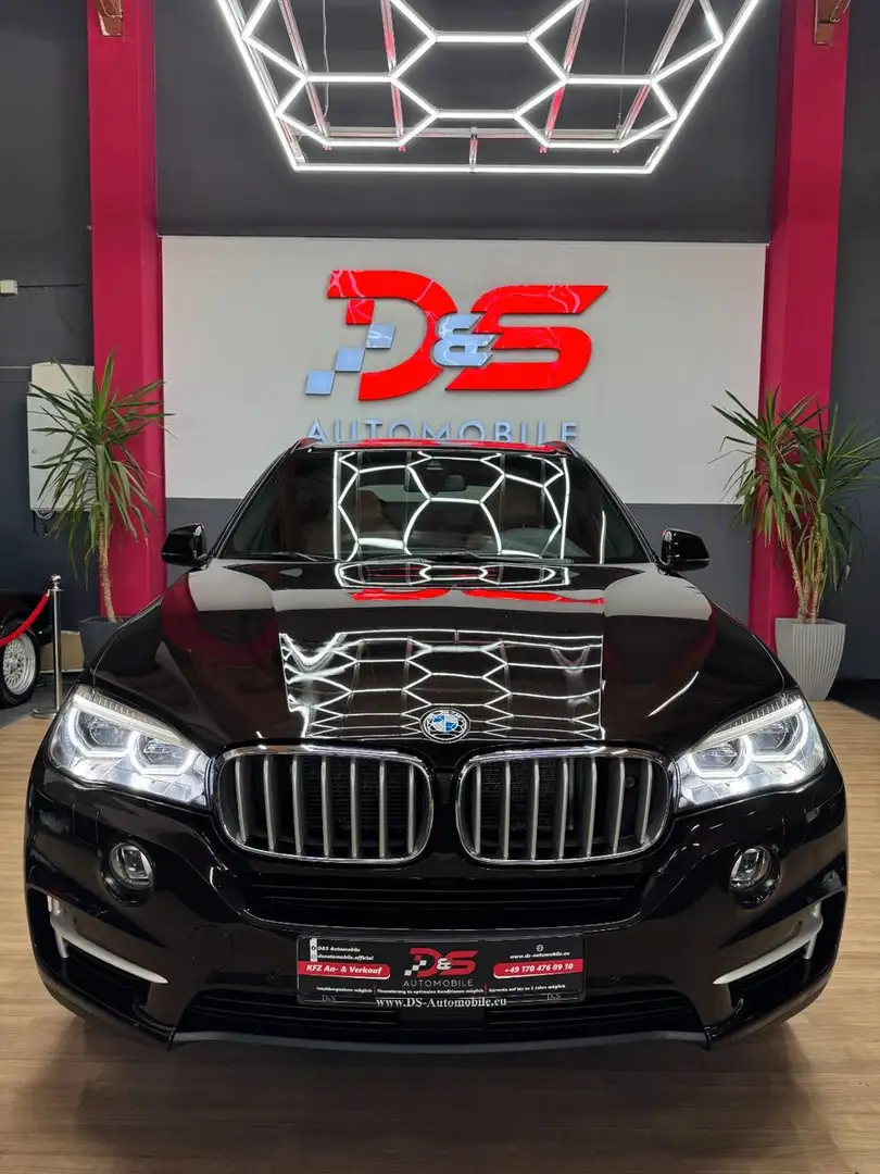 BMW X5 xDrive40d/NaviProf/HuD/SHZ/AHK+3,5t/Pano Marrone - 1