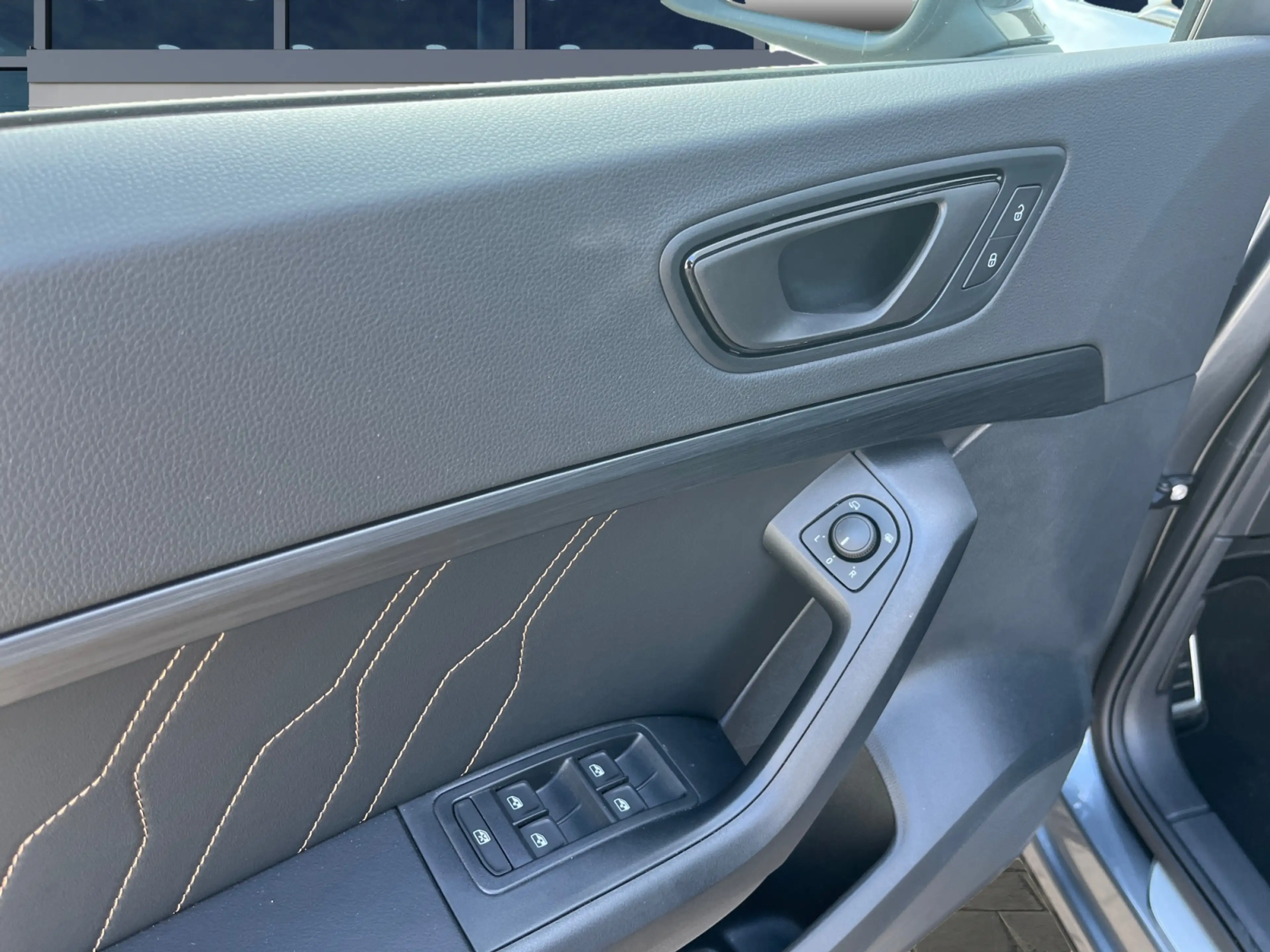 CUPRA Ateca 2.0 TSI 4Drive+AHK+LEDER+PANO+LED — photo 11