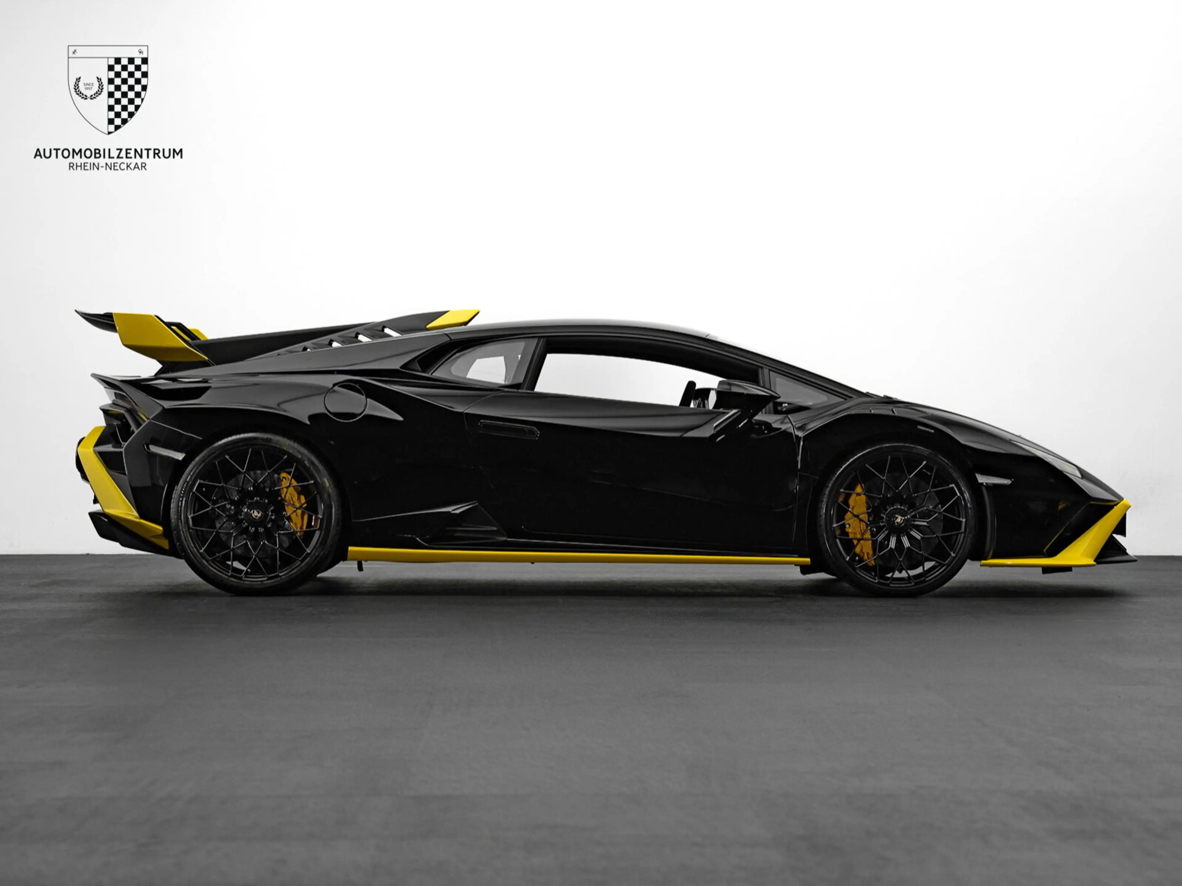 Lamborghini Huracán Huracán STO FullCarbon/DarkPackage/RacingSeats — photo 6