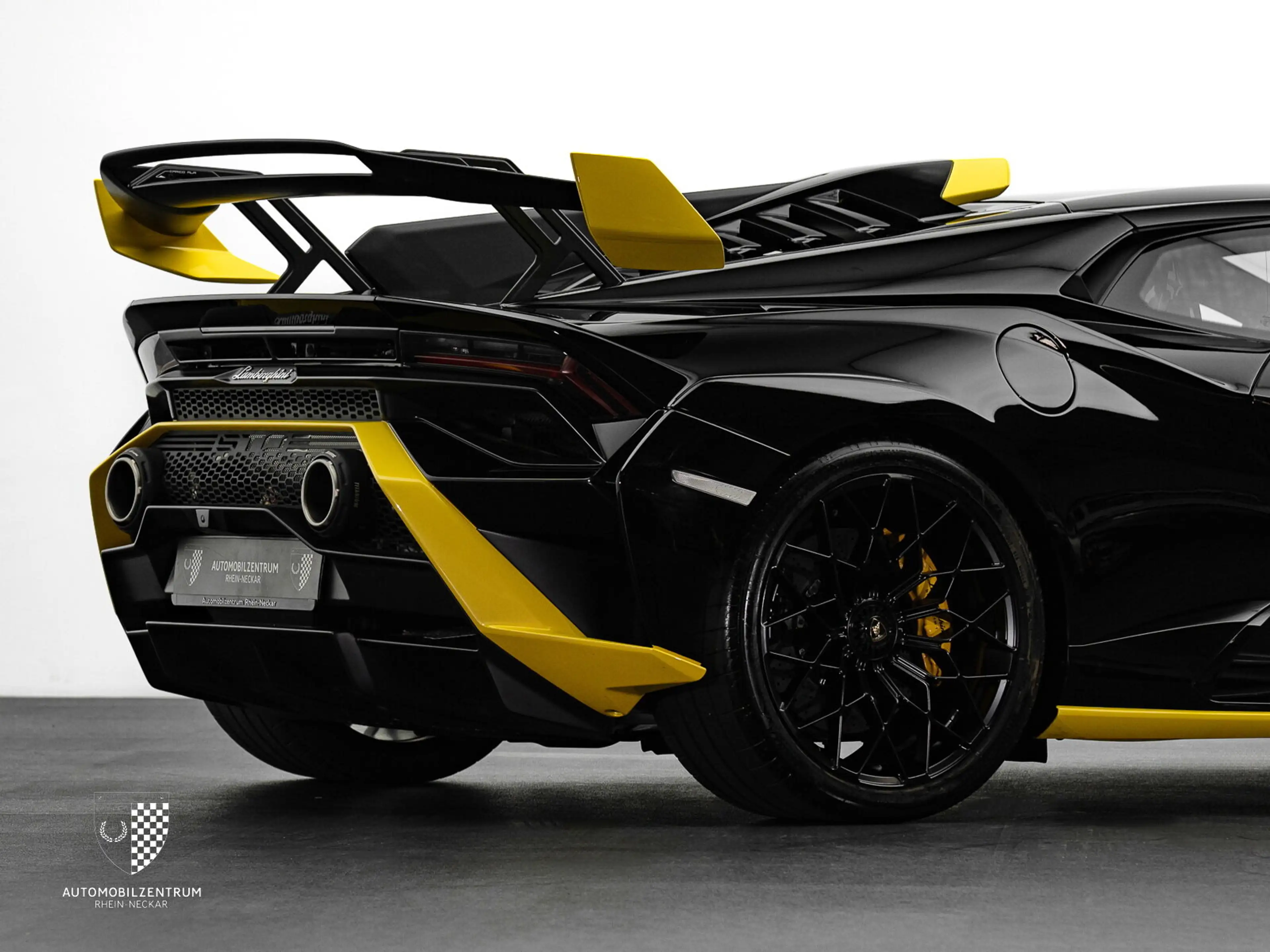 Lamborghini Huracán Huracán STO FullCarbon/DarkPackage/RacingSeats — photo 8