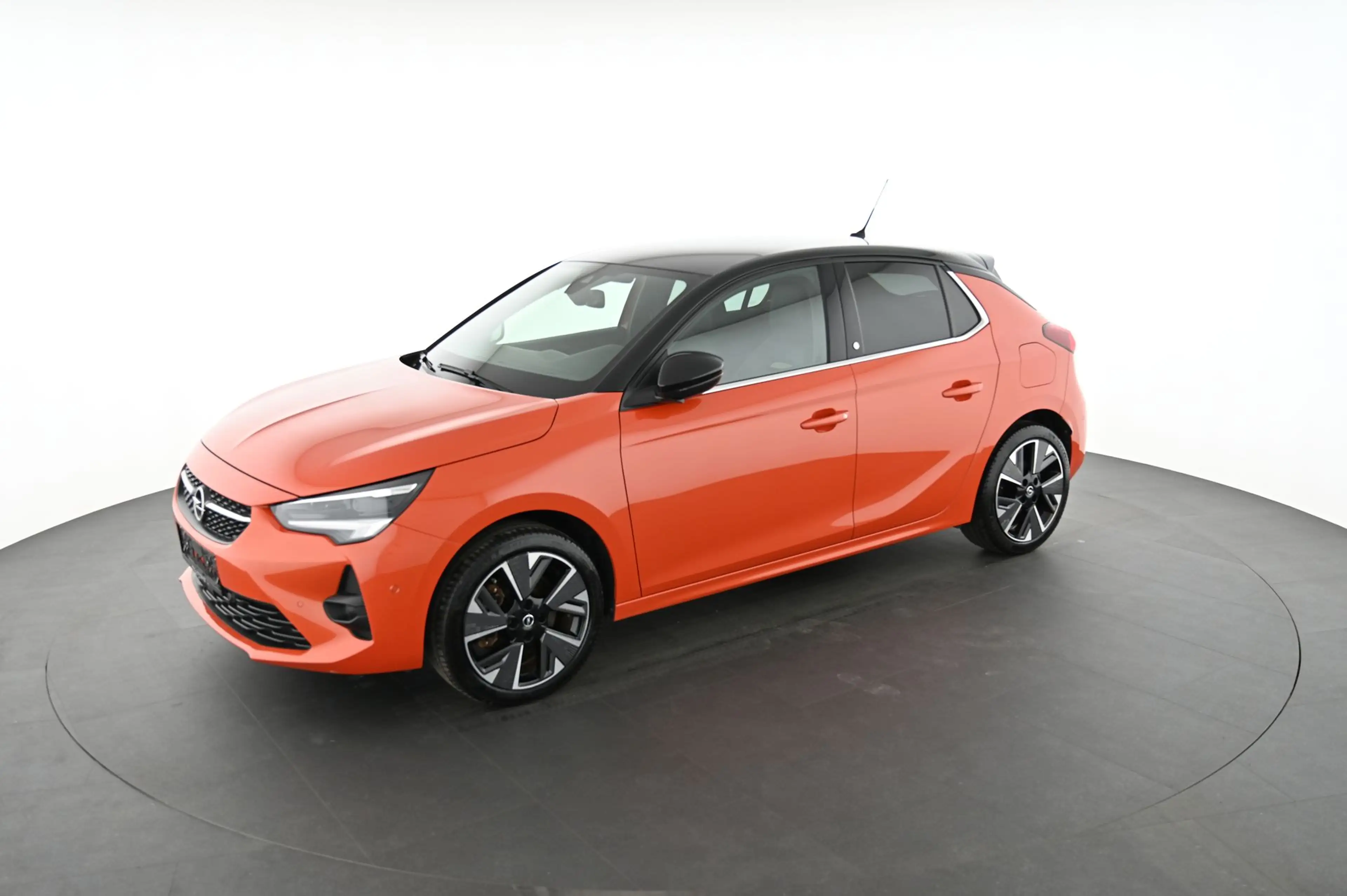 Opel Corsa-e 50 KWH GSI Pickerl NEU — photo 3