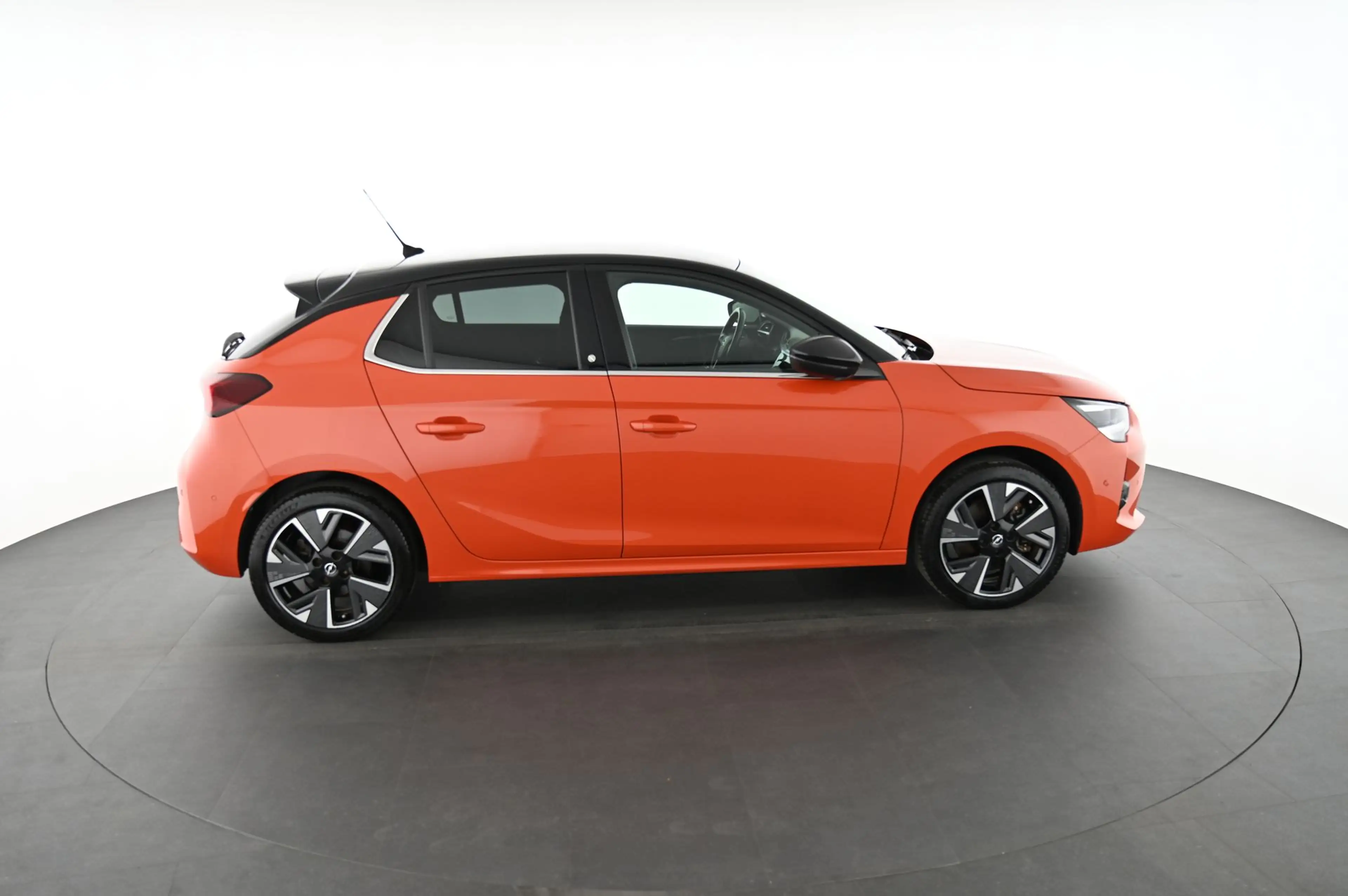 Opel Corsa-e 50 KWH GSI Pickerl NEU — photo 6