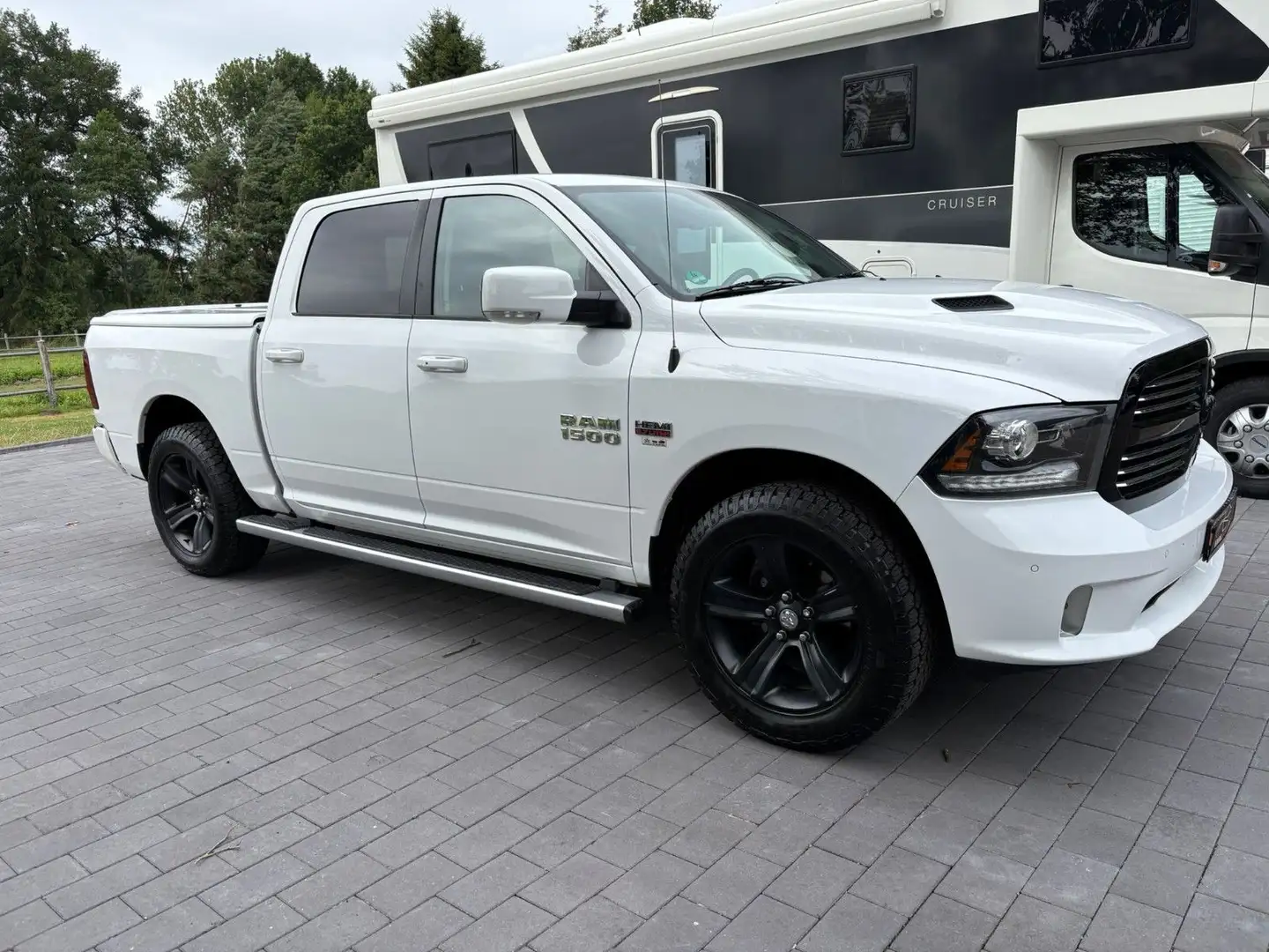 Dodge RAM 5,7 HEMI V8/CREW/SPORT/NAVI/SHZ/LRA/AHK/4X4/ Weiß - 2