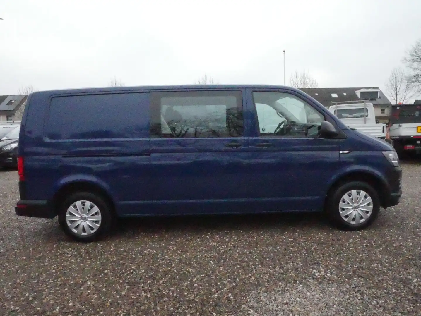 Volkswagen T6 Transporter 2.0 TDI 100PK, L2H1, Dubbel Cabine, Airco Blauw - 2