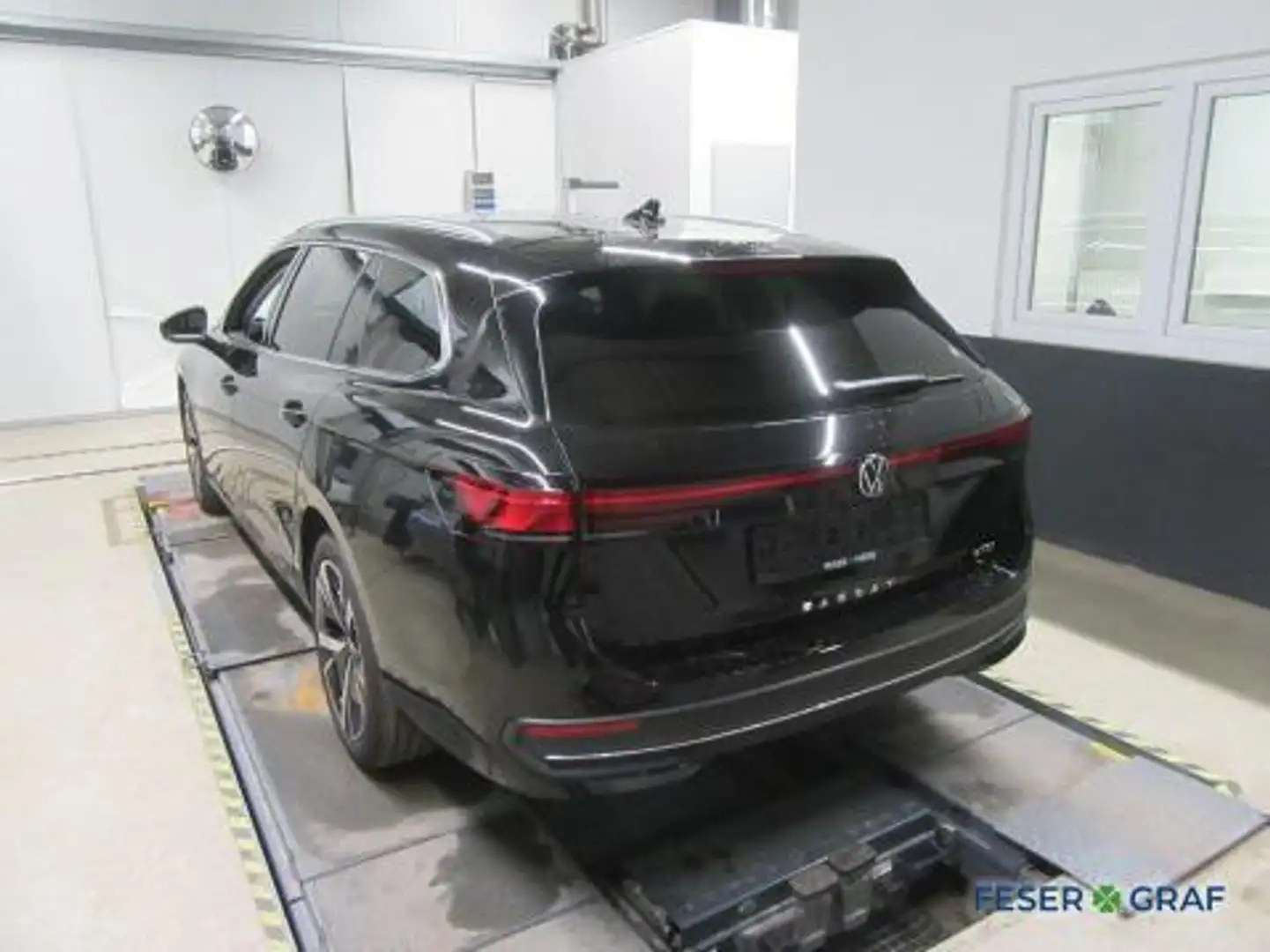 Volkswagen Passat Business 1.5 eTSI DSG LED/AHK/NAVI/SHZ Schwarz - 2