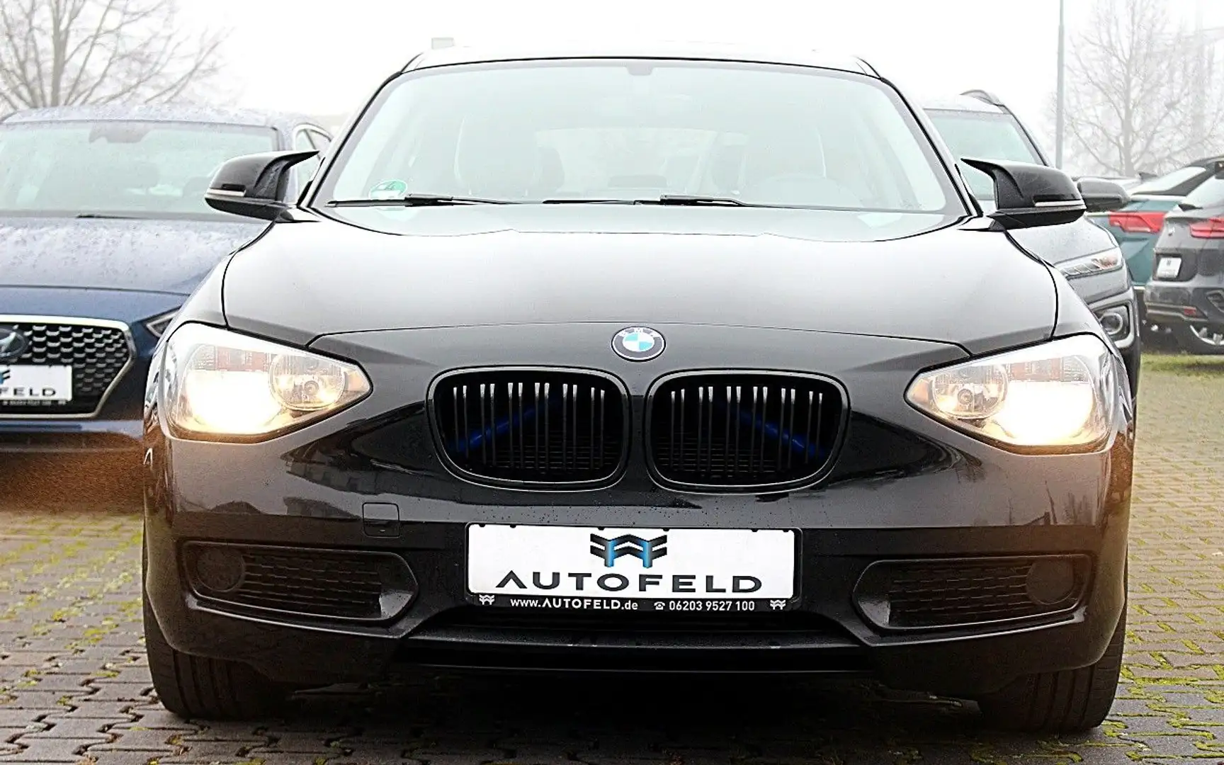 BMW 116 i Urban Line/VOLL SHEFT/NAVI/SHZ/PDC/BT/KLIMA Schwarz - 2