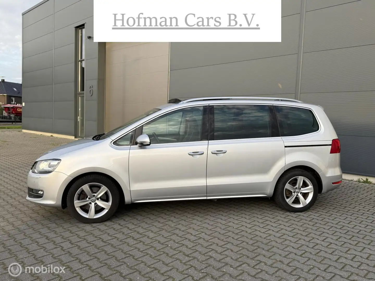 Volkswagen Sharan 2.0 TSI Highline 7p. DSG Automaat Elek. schuifdeur Grau - 2