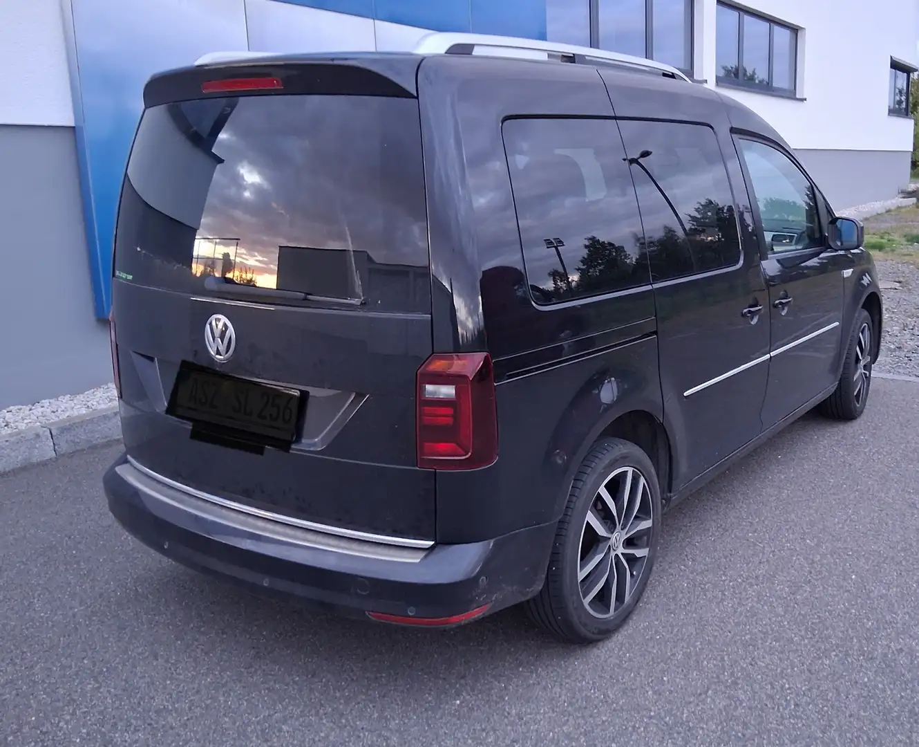 Volkswagen Caddy 2.0 TDI (5-Si.) Generation Four Schwarz - 1