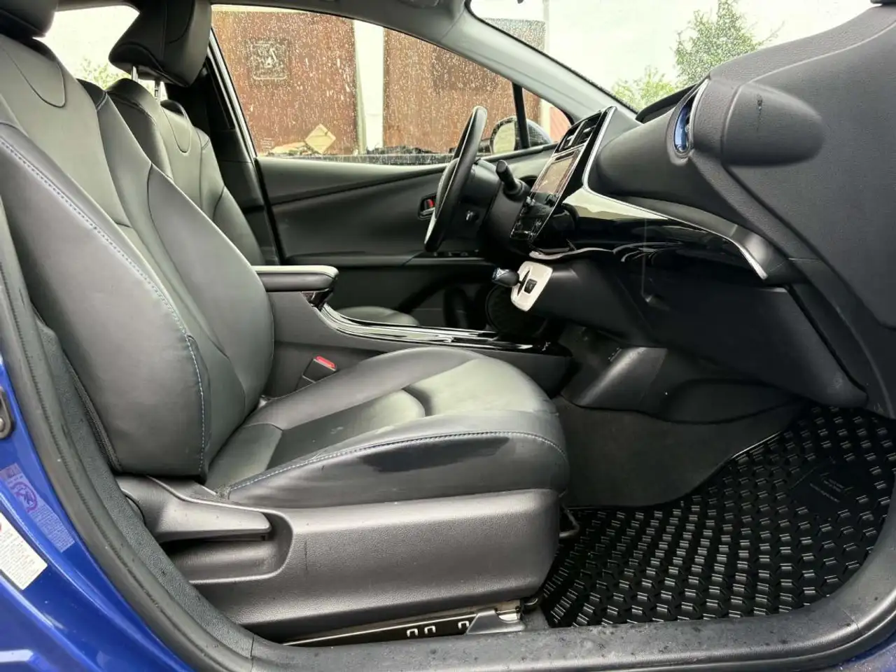 Toyota Prius снимка Toyota Prius