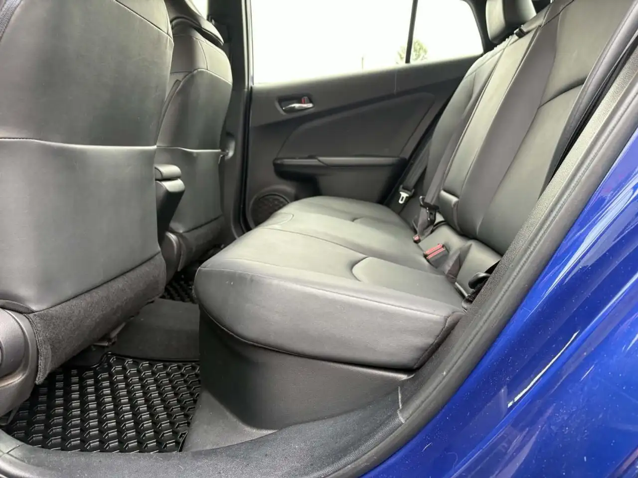 Toyota Prius снимка Toyota Prius