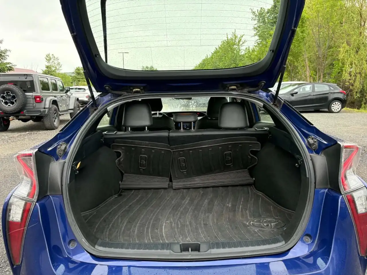 Toyota Prius снимка Toyota Prius