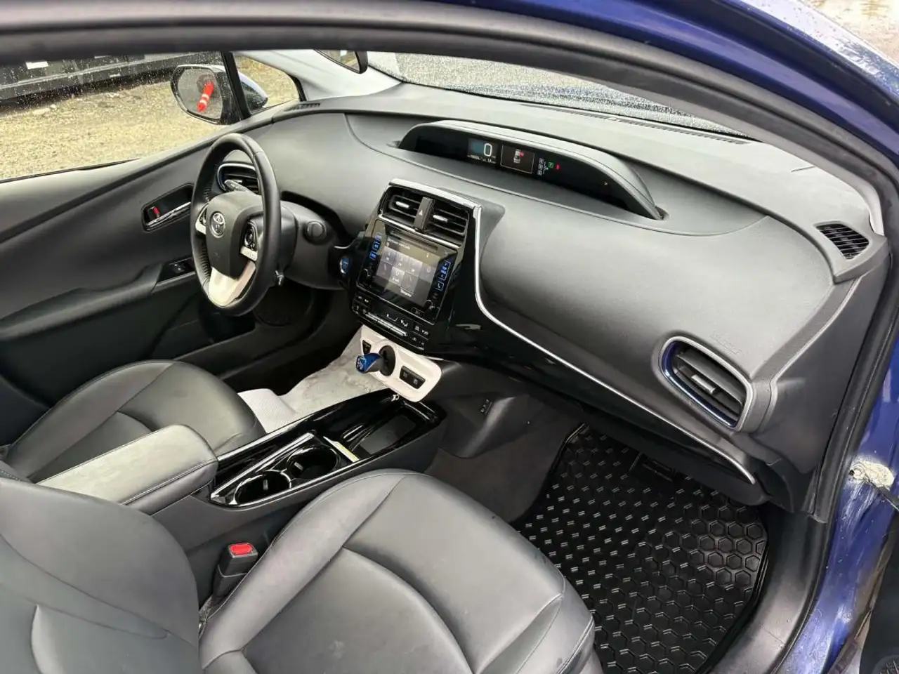 Toyota Prius снимка Toyota Prius