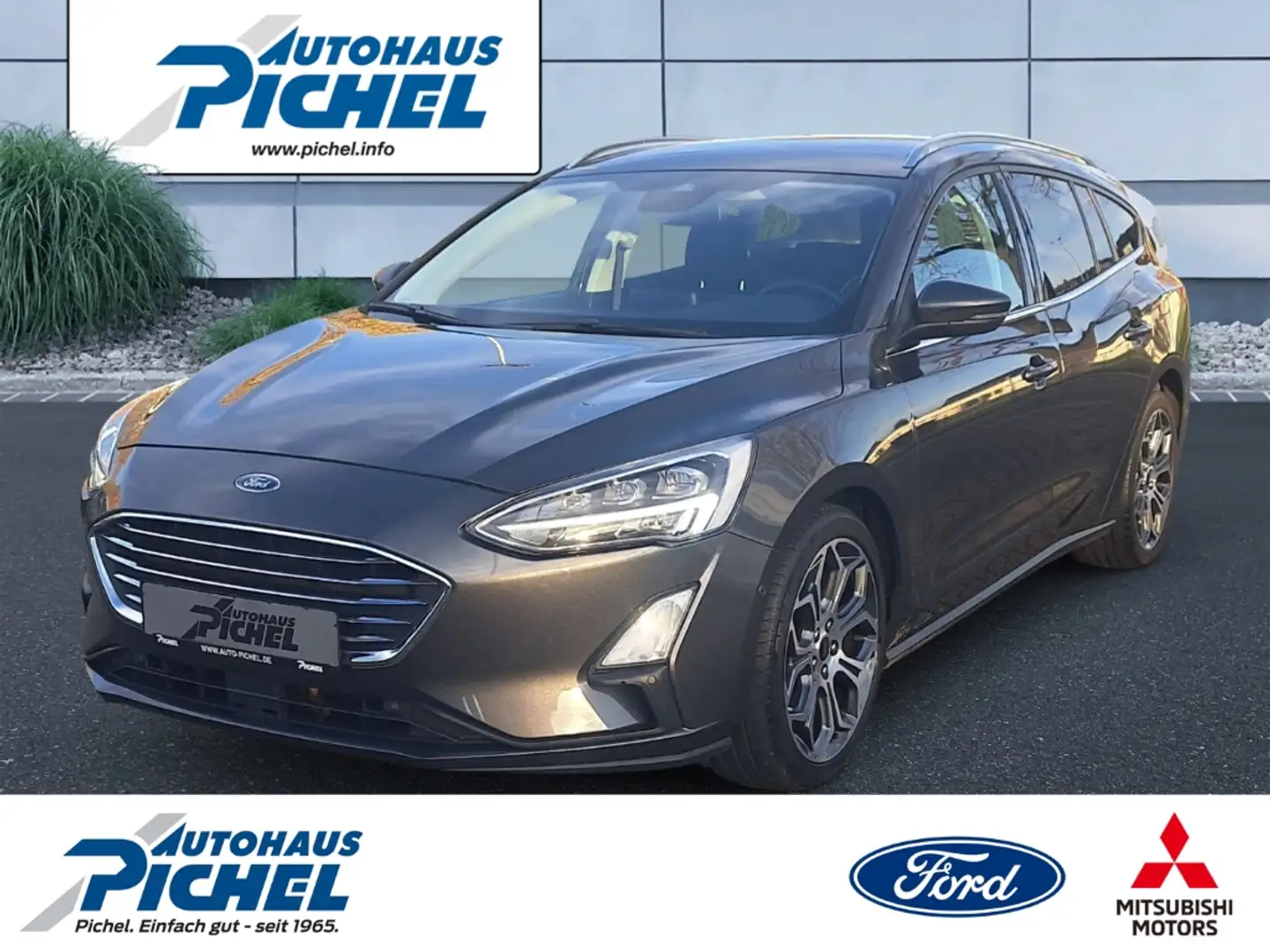 Ford Focus Turnier Titanium PANODACH+NAVI+ AHK LED El. Heckkl Gris - 1