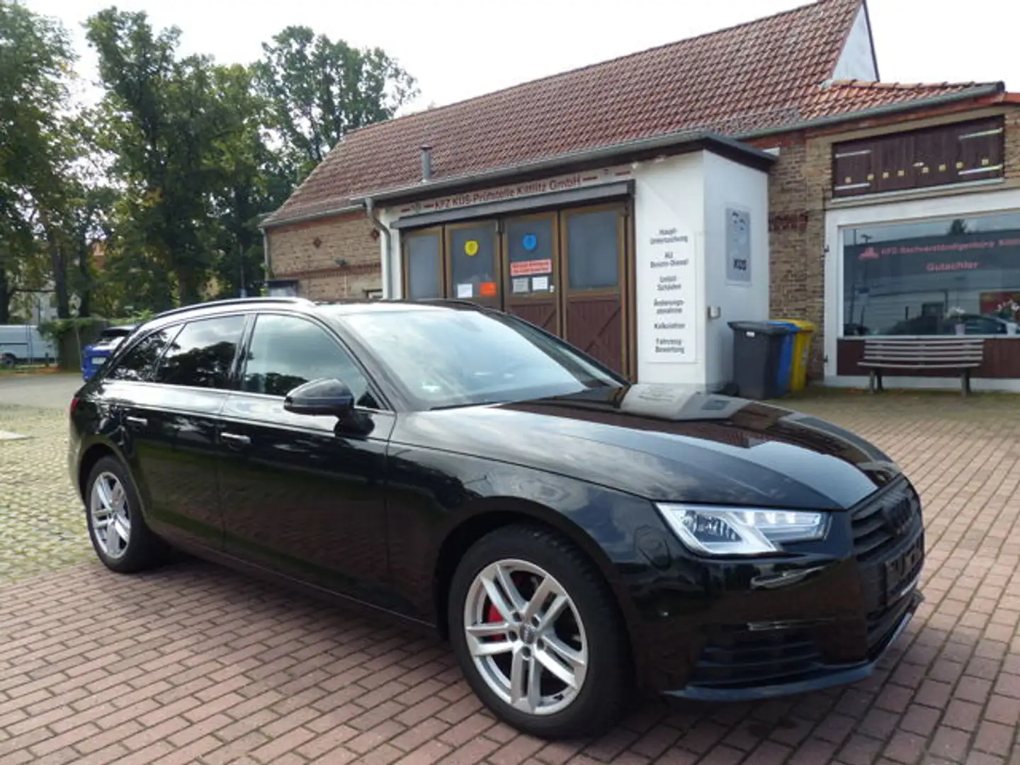 Audi A4 Avant TDI Autom. Navi, Sitzh.,Tempom.,AHK abn Noir - 2