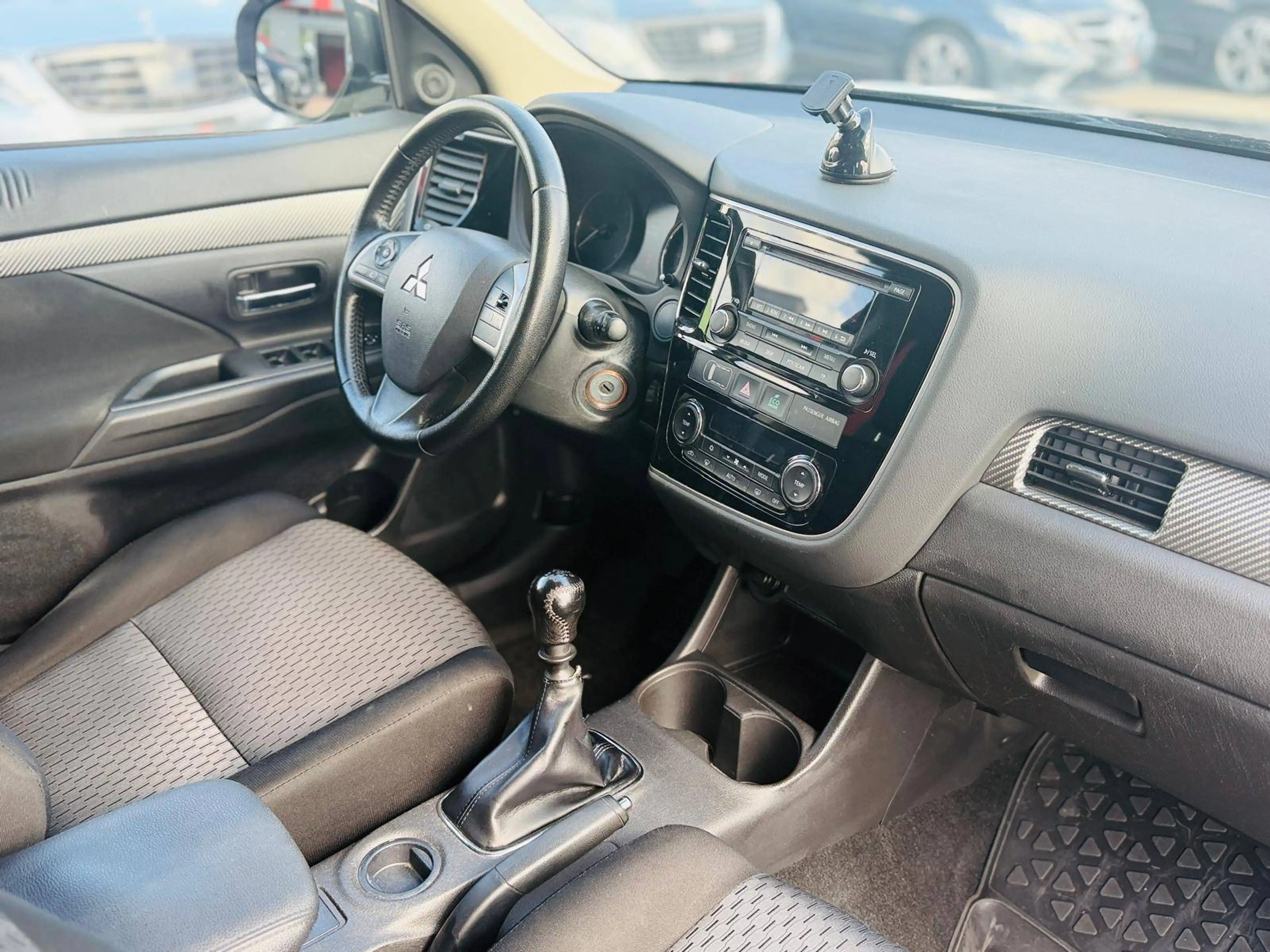 Mitsubishi Outlander ClearTec Invite 2WD TÜV 04/2027 Finanzierung möglich — photo 10